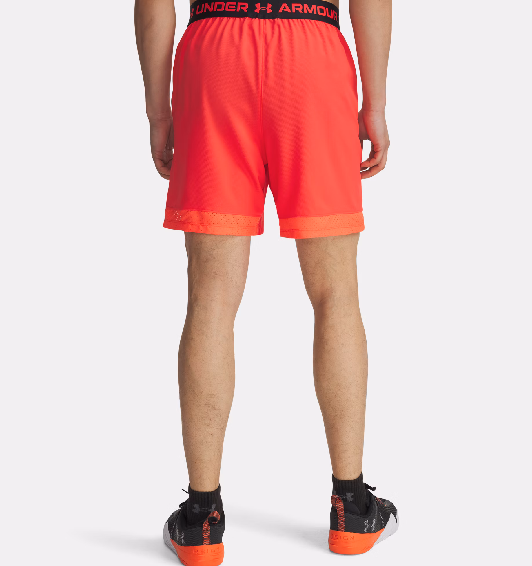 Under Armour მამაკაცის შორტი