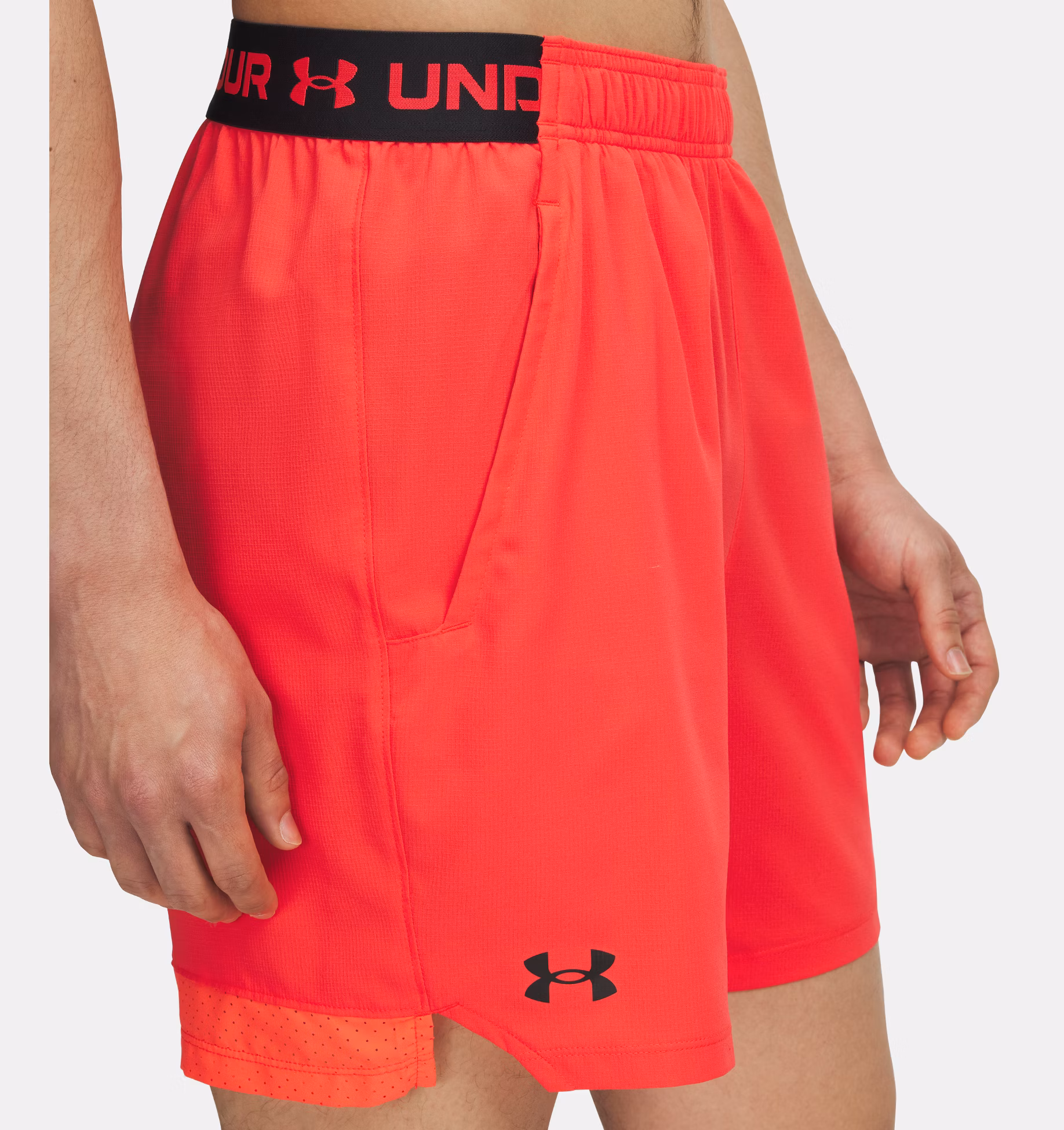 Under Armour მამაკაცის შორტი