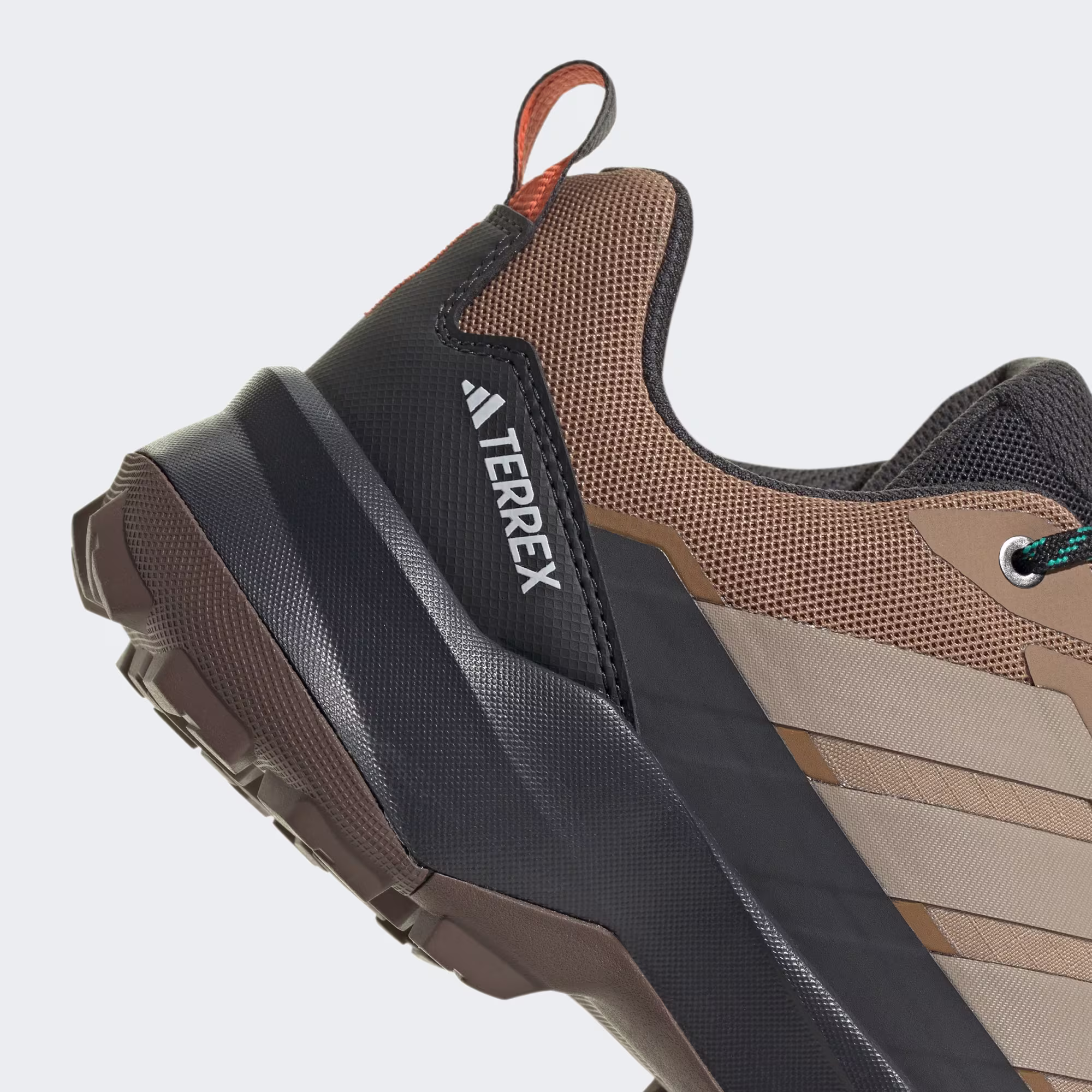 Adidas მამაკაცის სპორტული ფეხსაცმელი