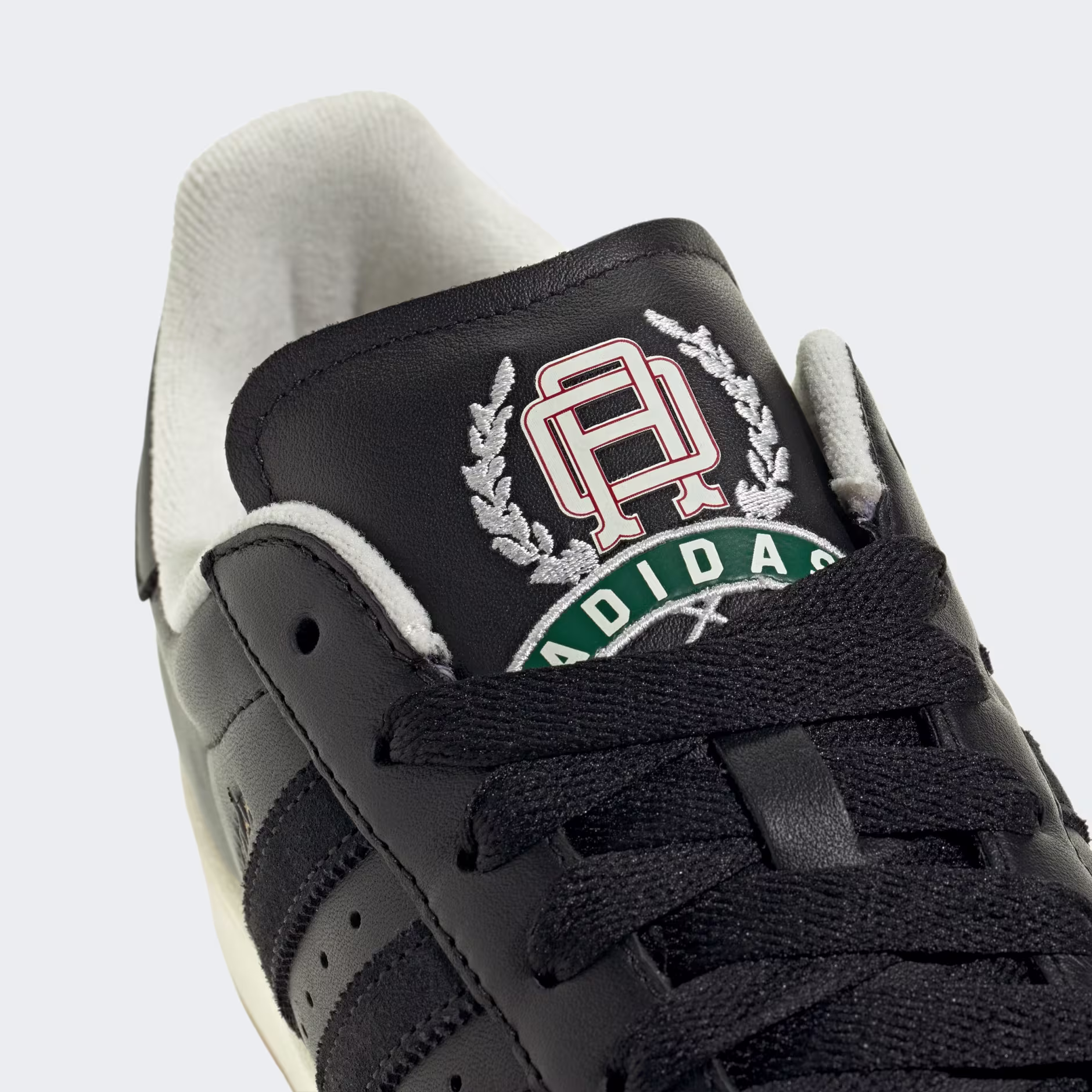 Adidas მამაკაცის სპორტული ფეხსაცმელი