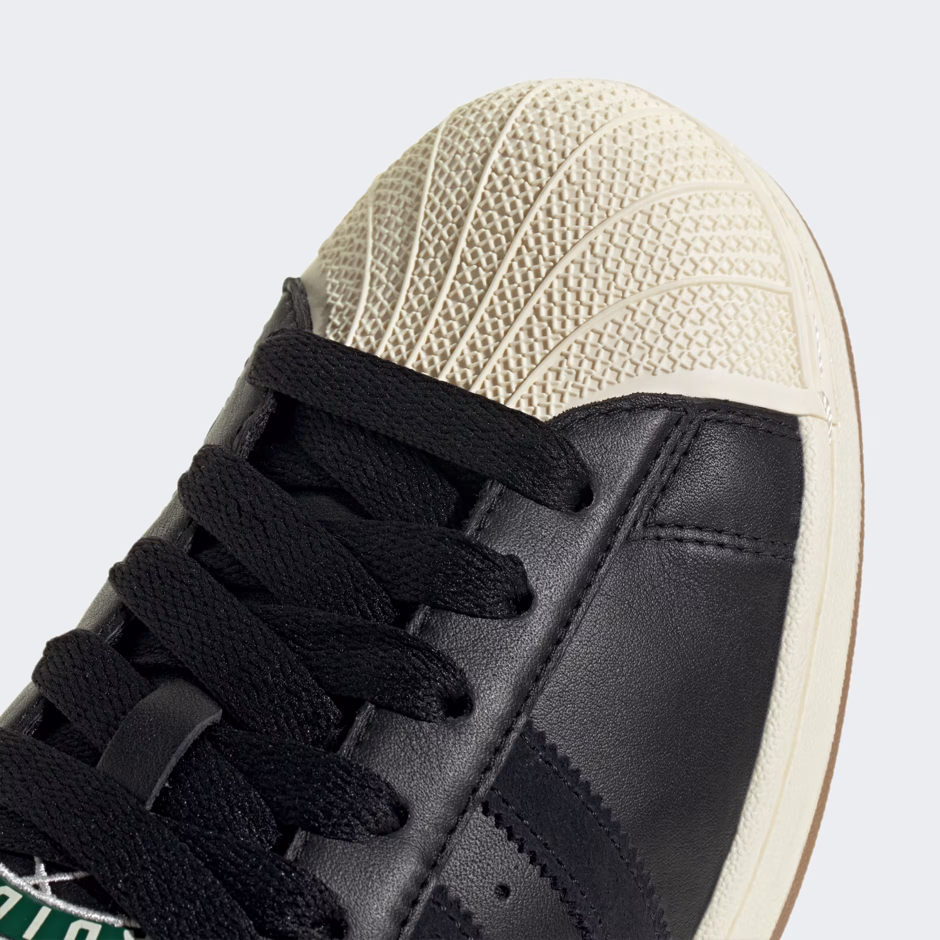Adidas მამაკაცის სპორტული ფეხსაცმელი