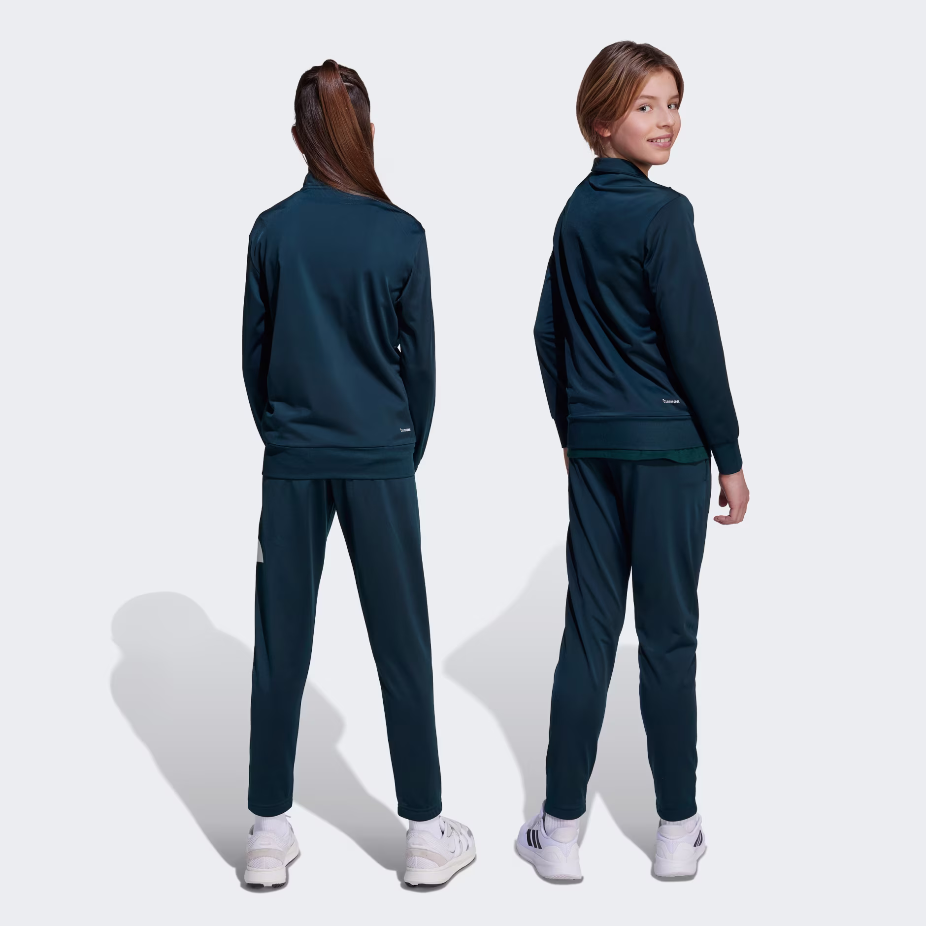 Adidas ბავშვის სპორტული კომპლექტი