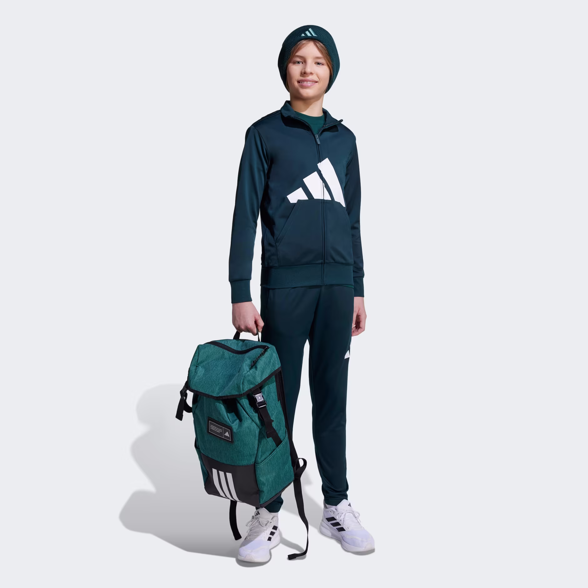 Adidas ბავშვის სპორტული კომპლექტი