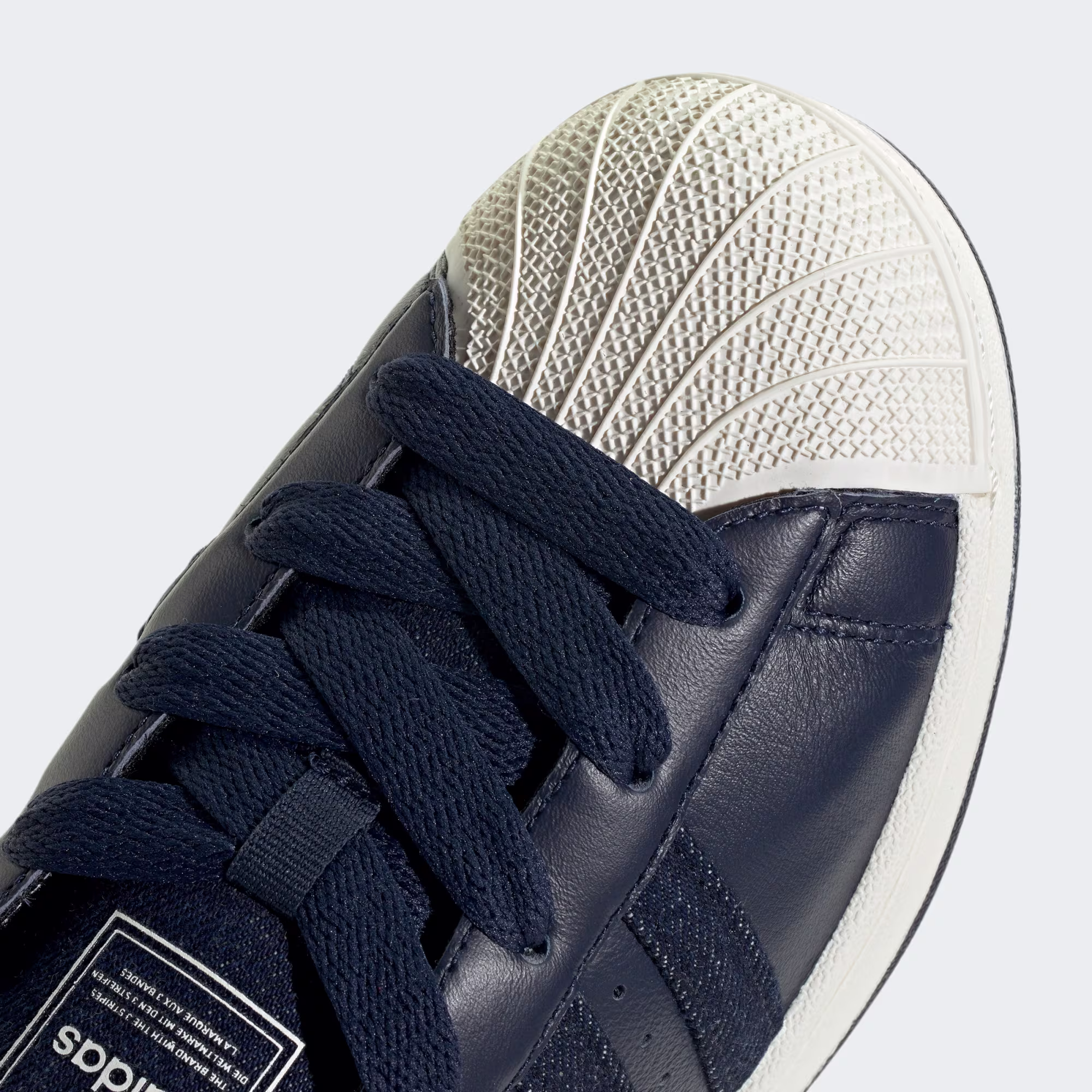 Adidas ქალის სპორტული ფეხსაცმელი