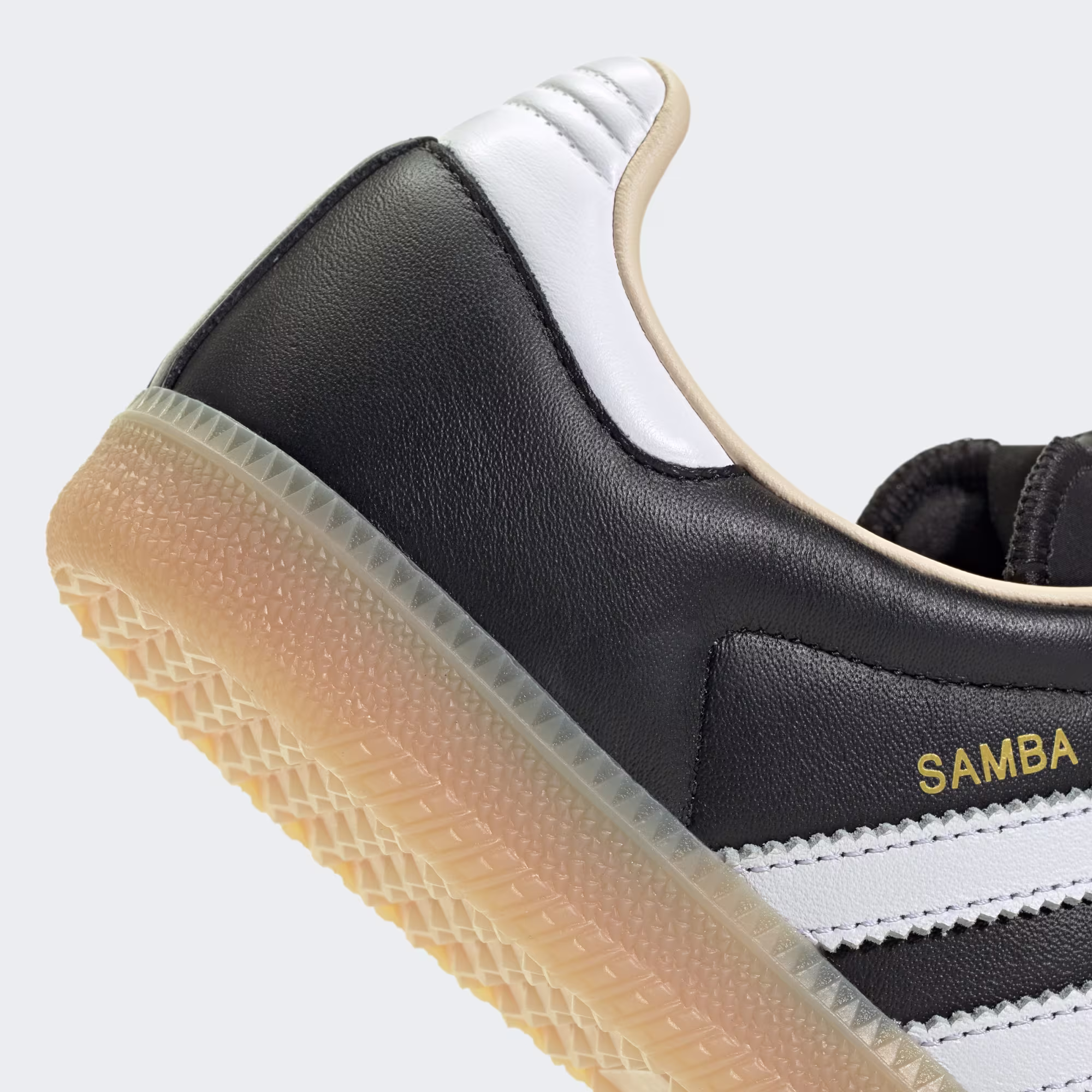 Adidas მამაკაცის სპორტული ფეხსაცმელი