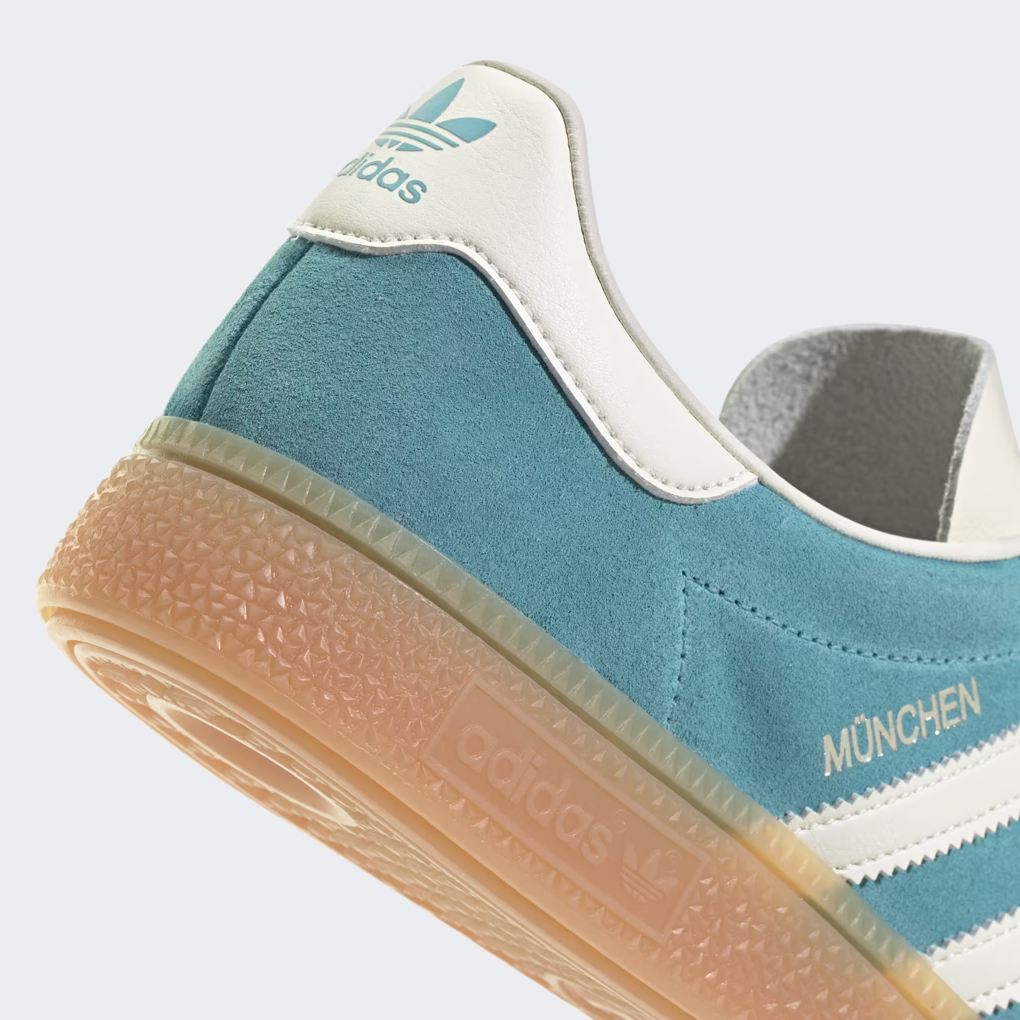 Adidas ქალის სპორტული ფეხსაცმელი