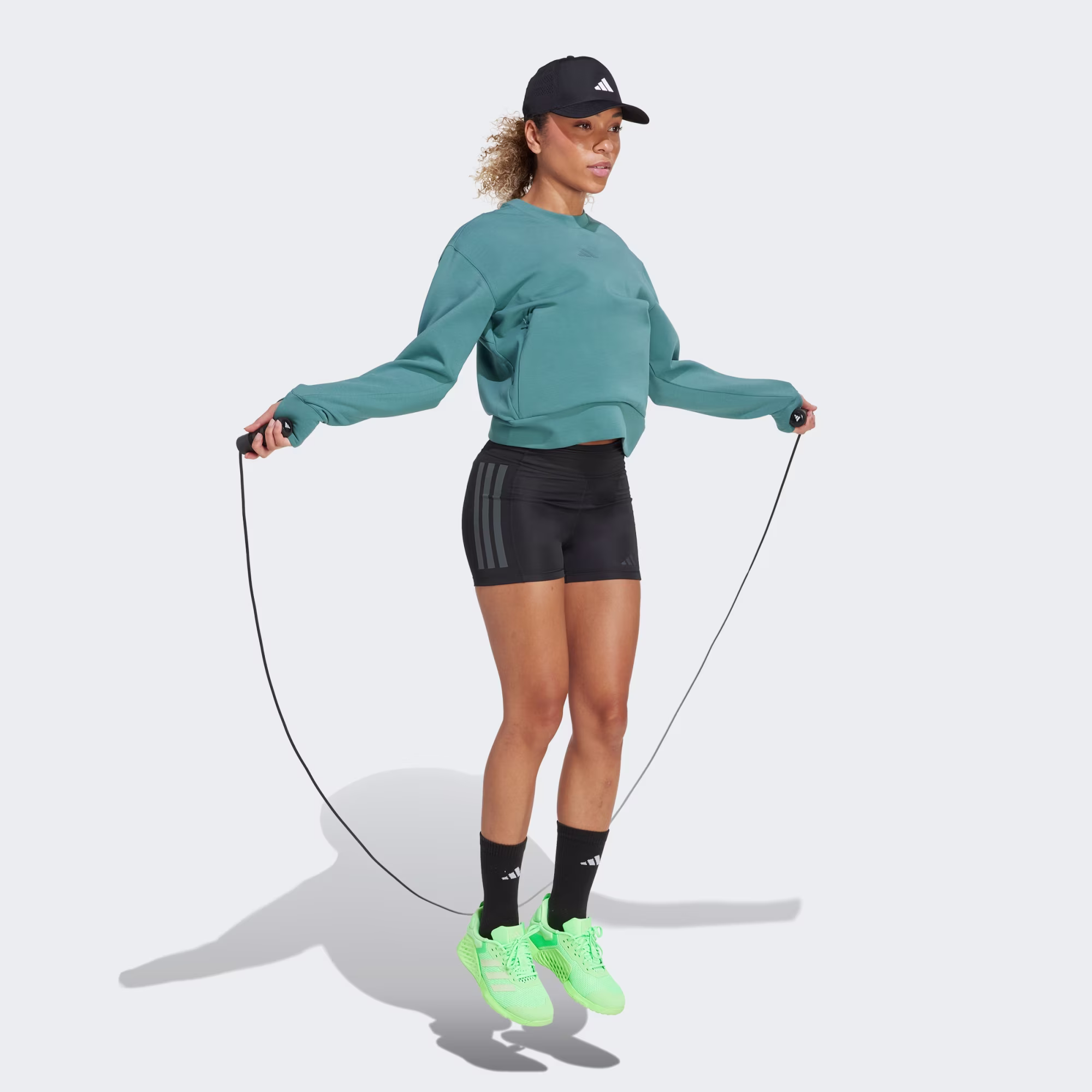 Adidas ქალის ჯემპრი