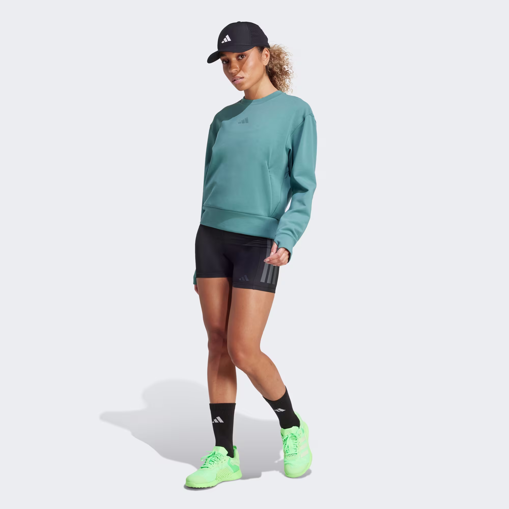 Adidas ქალის ჯემპრი