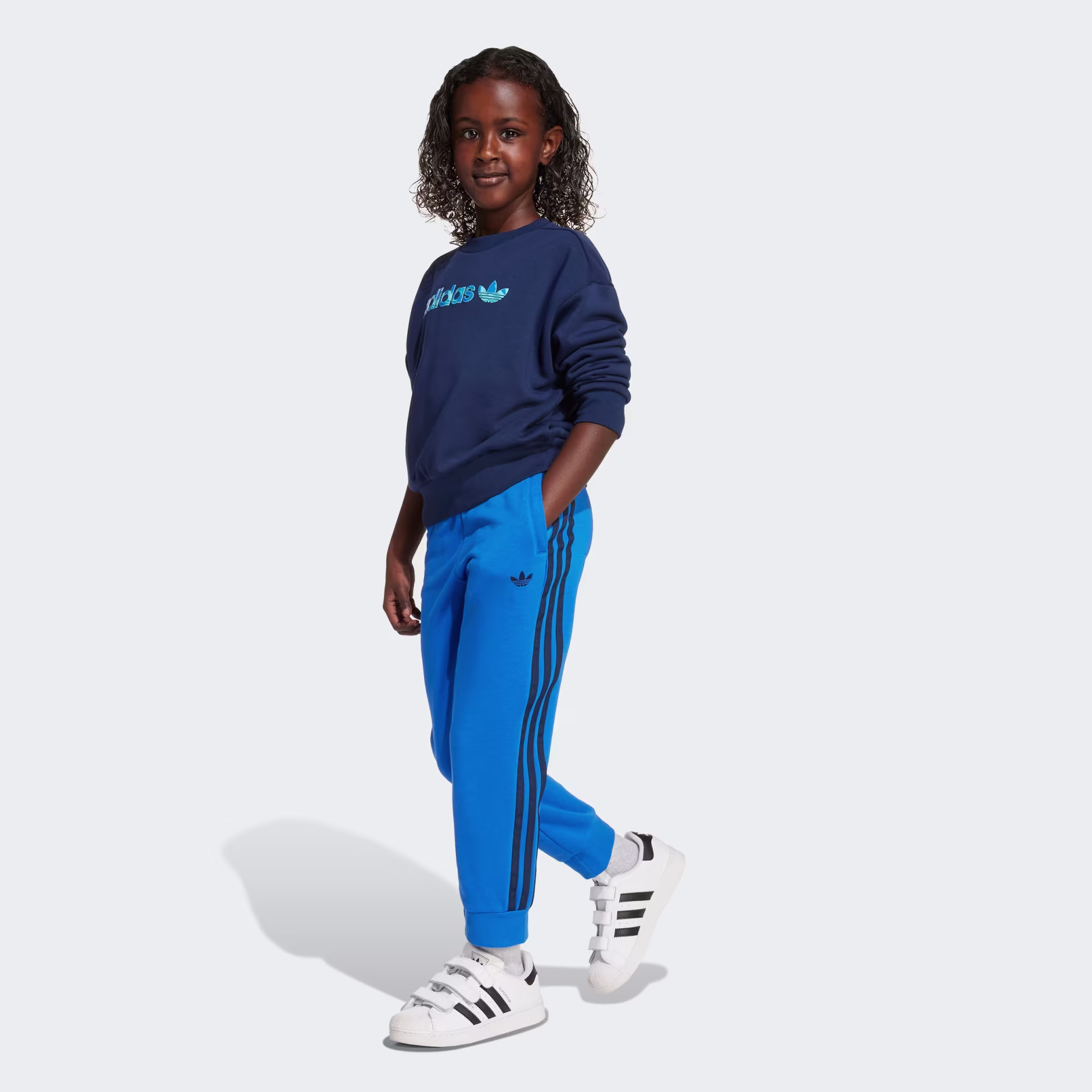 Adidas ბავშვის სპორტული კომპლექტი