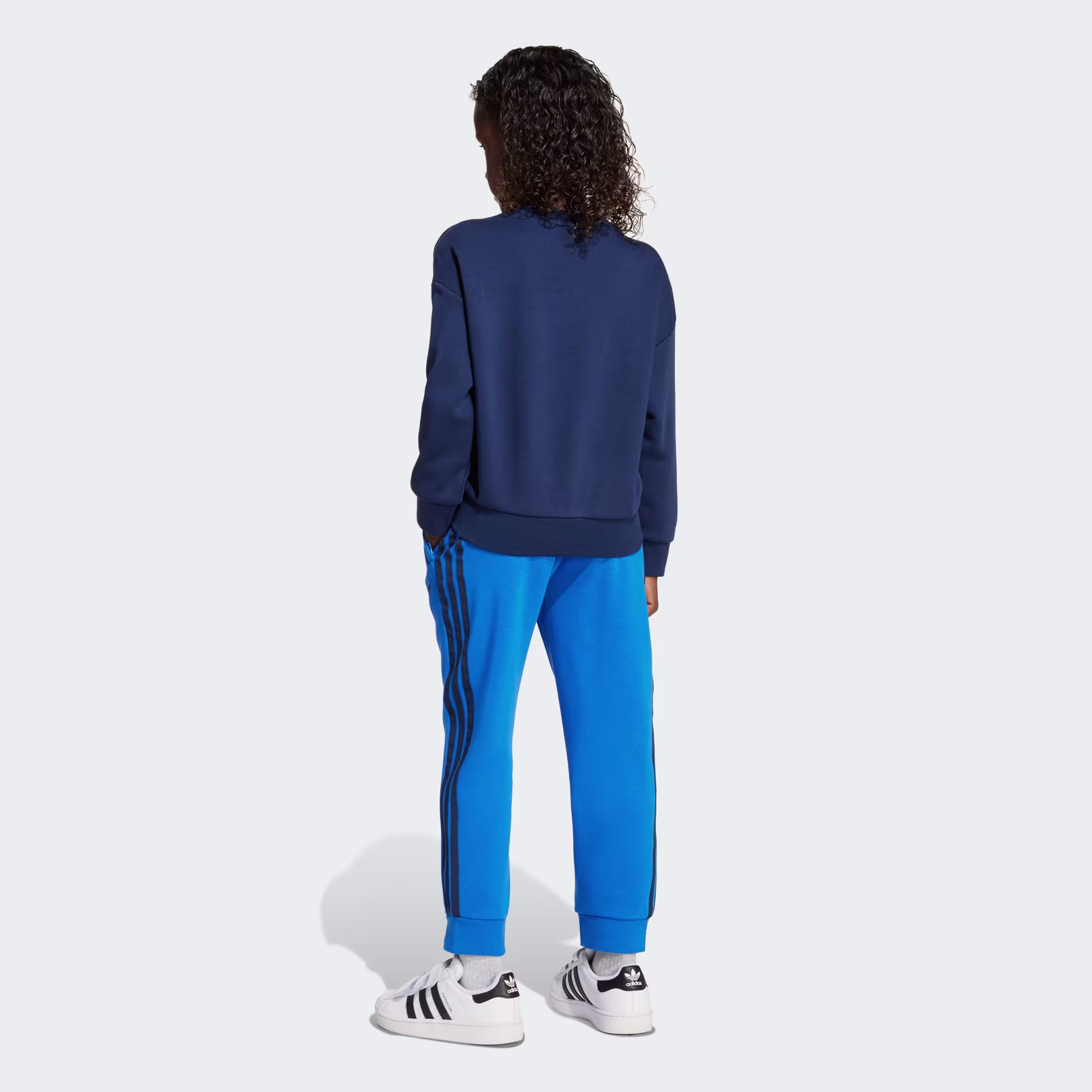 Adidas ბავშვის სპორტული კომპლექტი