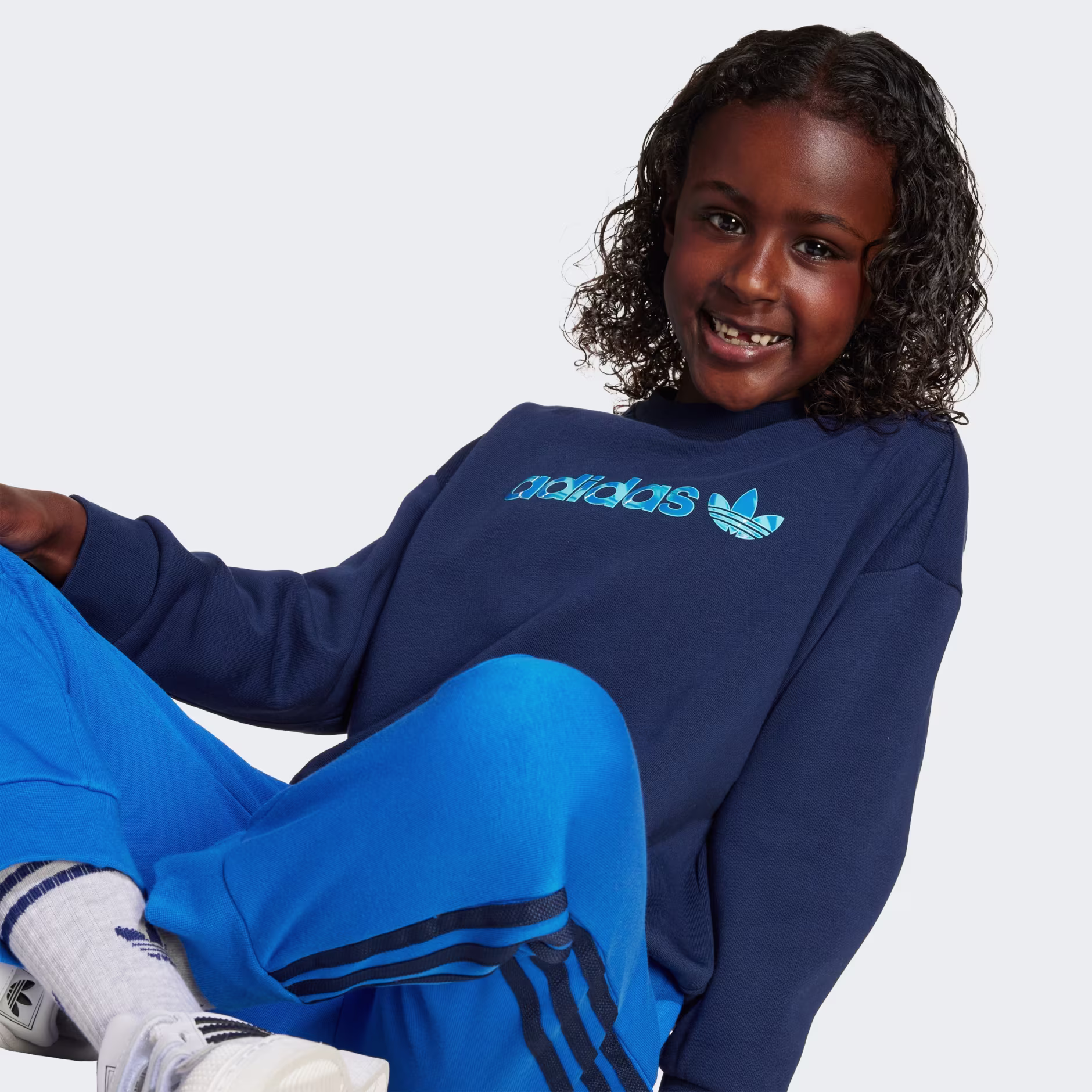 Adidas ბავშვის სპორტული კომპლექტი
