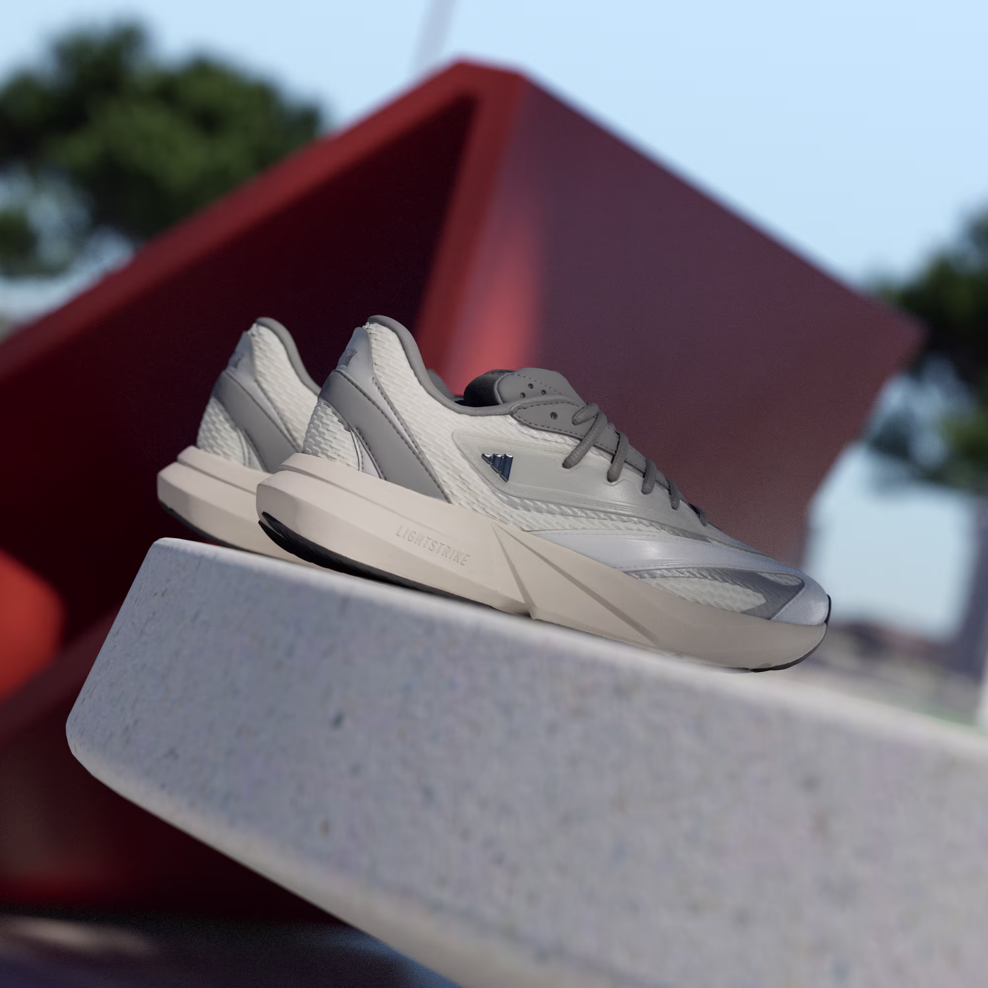 Adidas ქალის სპორტული ფეხსაცმელი
