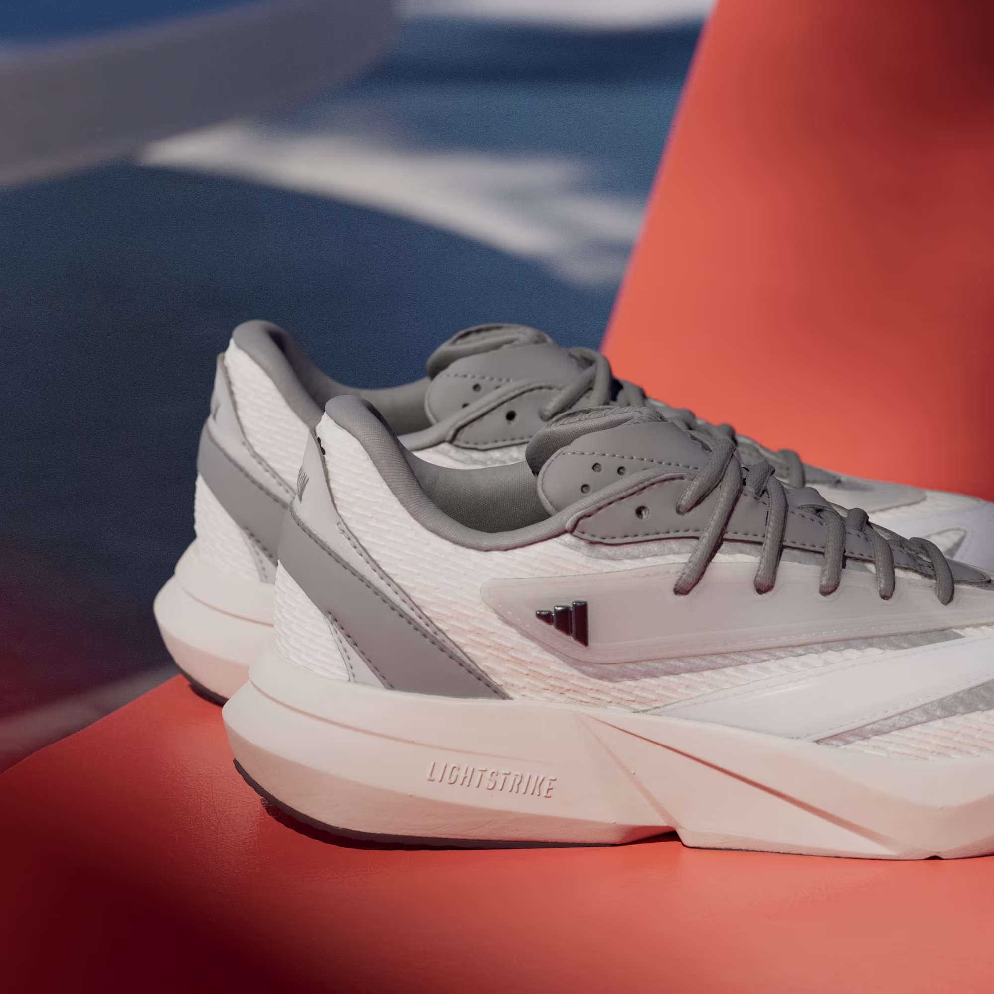Adidas ქალის სპორტული ფეხსაცმელი