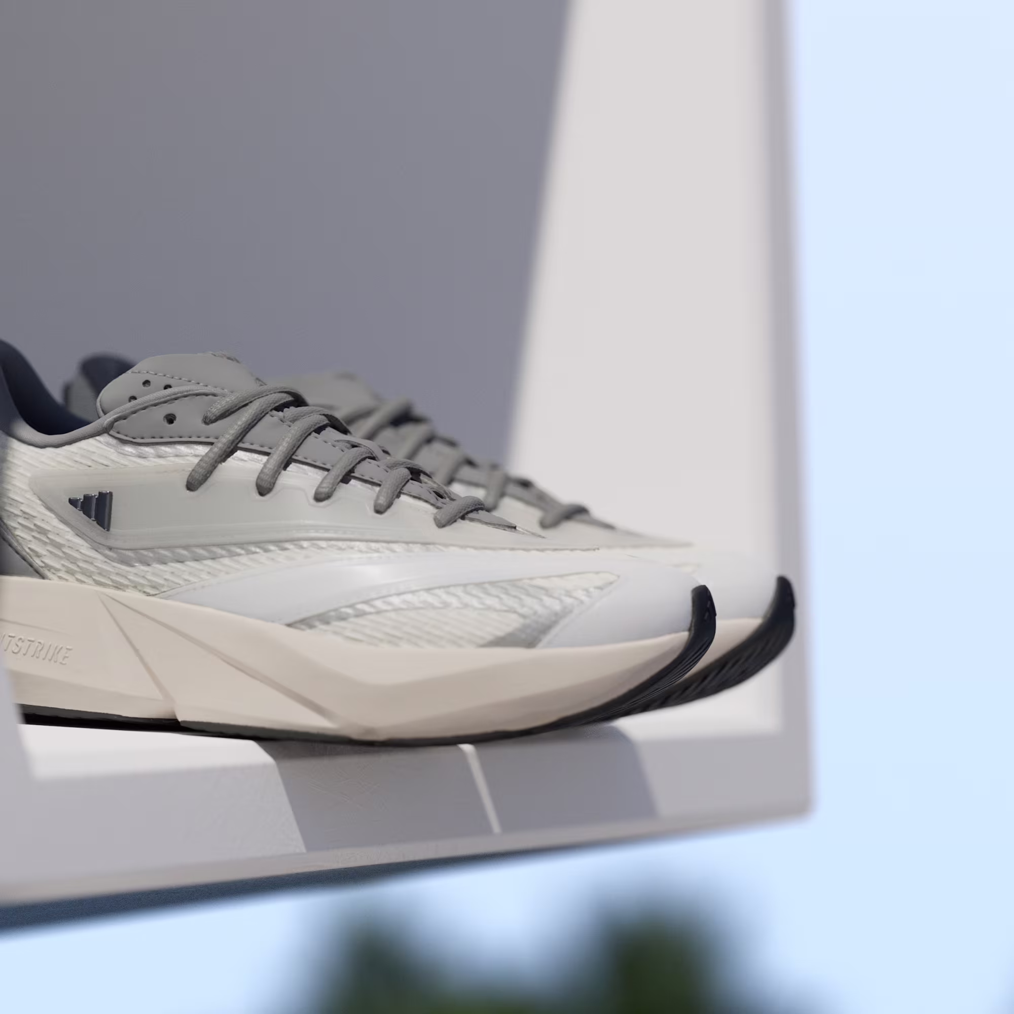 Adidas ქალის სპორტული ფეხსაცმელი