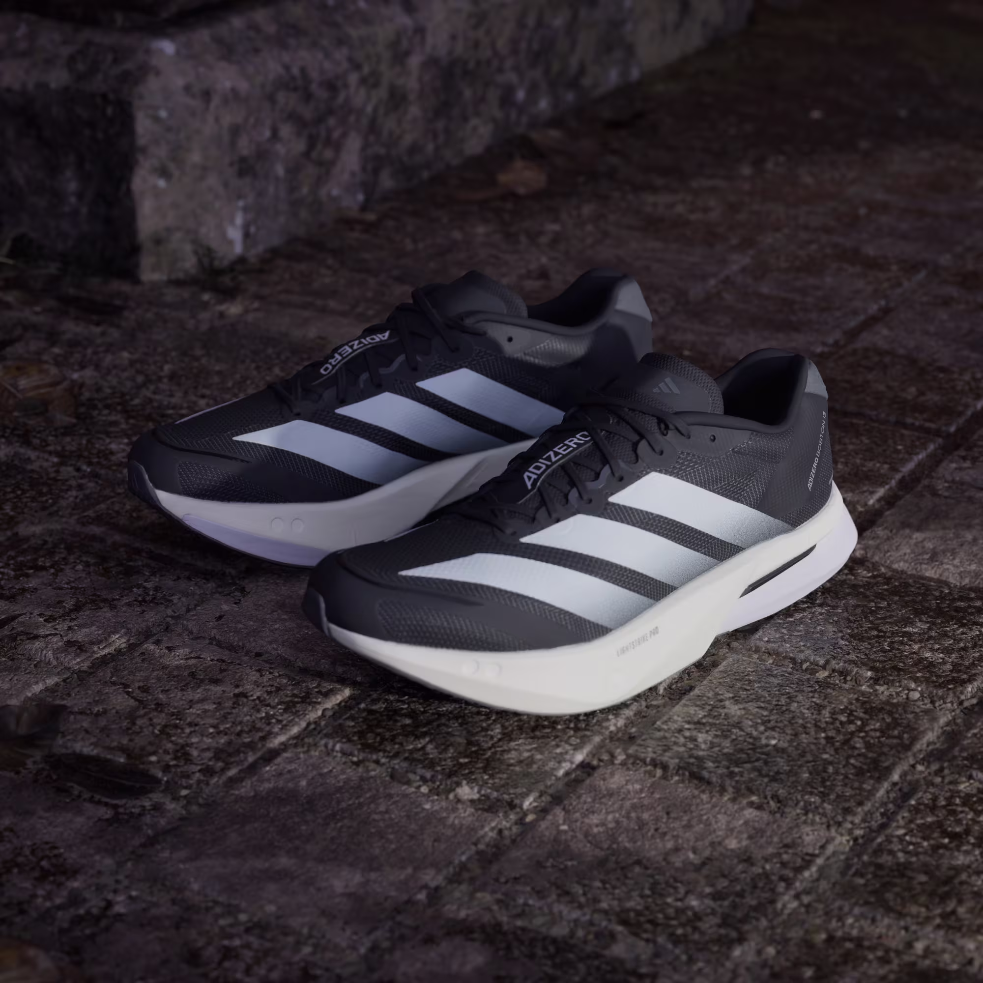 Adidas მამაკაცის სპორტული ფეხსაცმელი