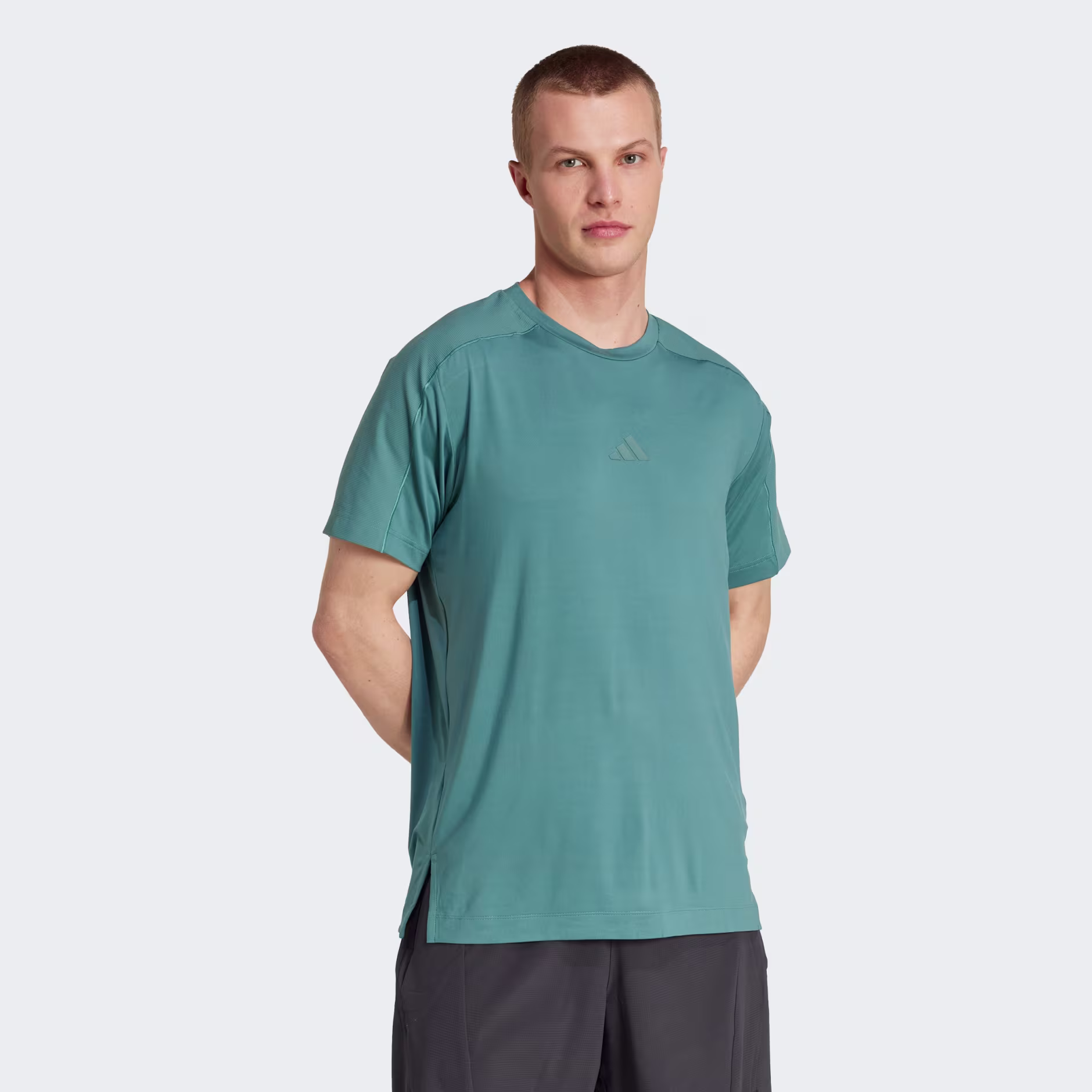 Adidas მამაკაცის მაისური