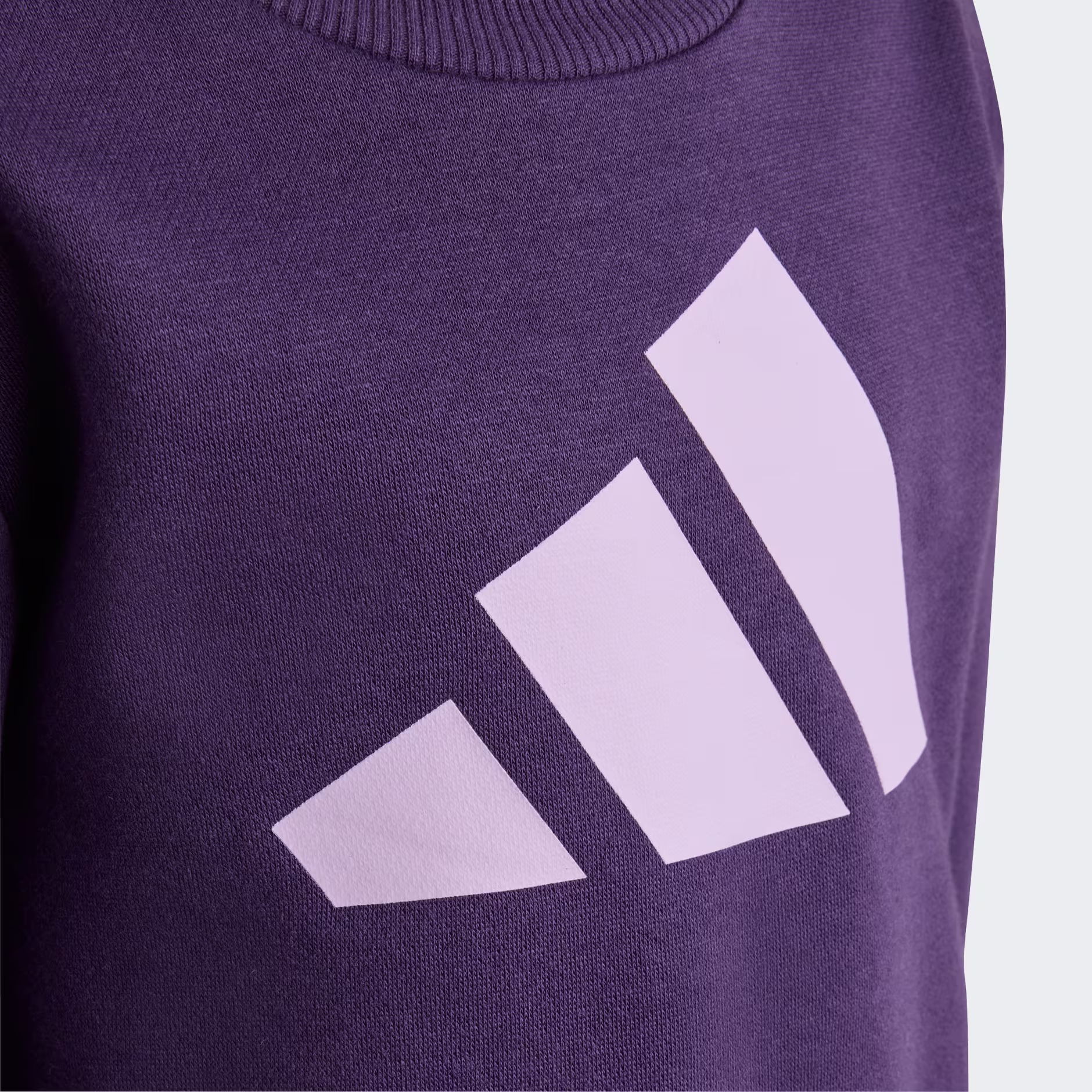 Adidas ბავშვის სპორტული კომპლექტი