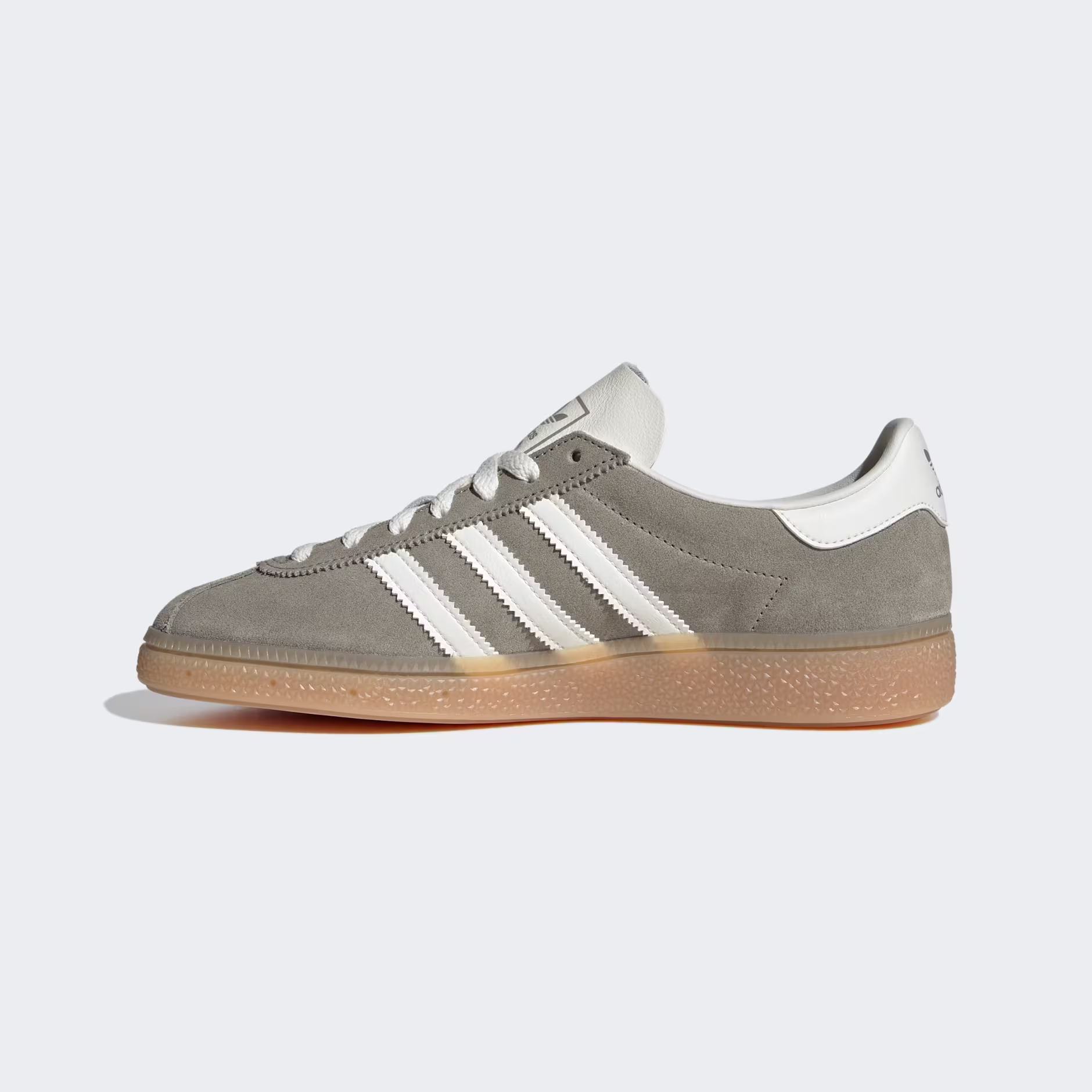 Adidas ქალის სპორტული ფეხსაცმელი