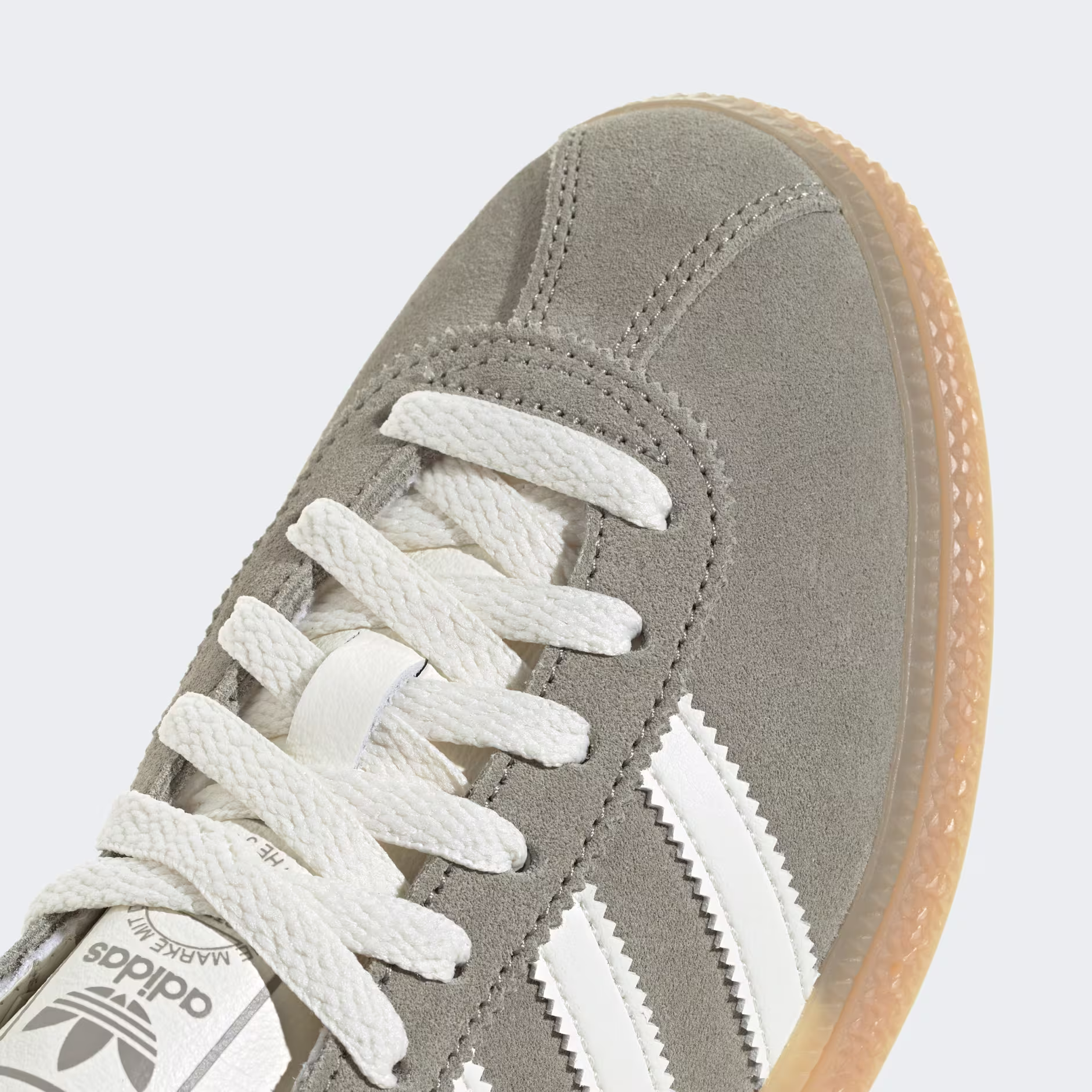 Adidas ქალის სპორტული ფეხსაცმელი
