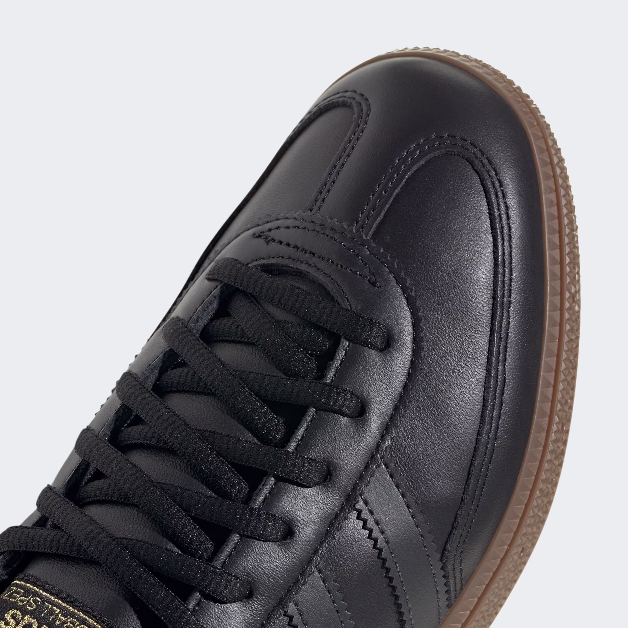 Adidas მამაკაცის სპორტული ფეხსაცმელი