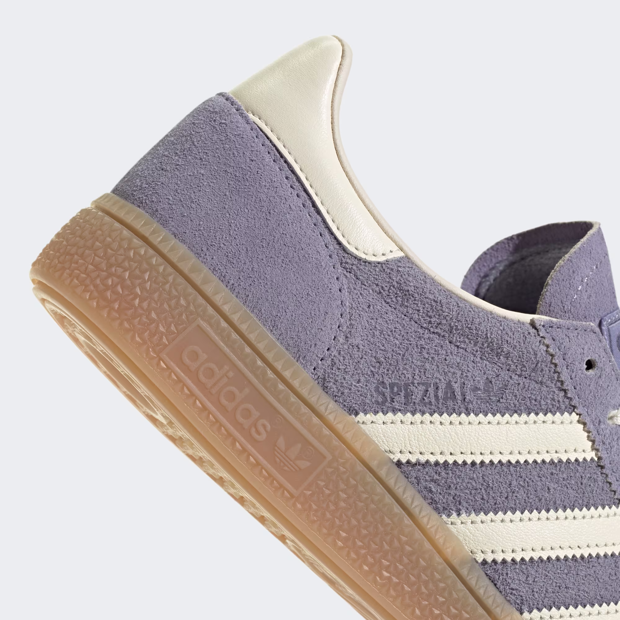 Adidas ქალის სპორტული ფეხსაცმელი