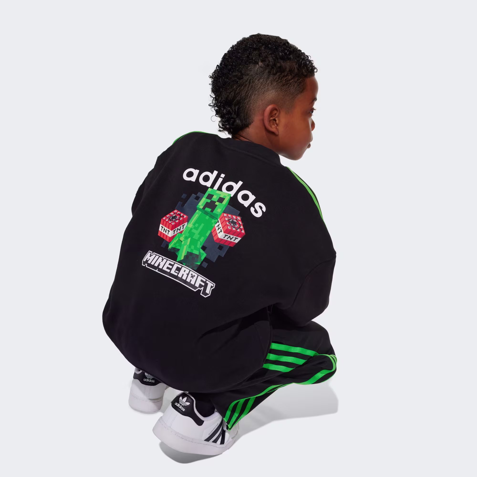 Adidas ბავშვის სპორტული კომპლექტი