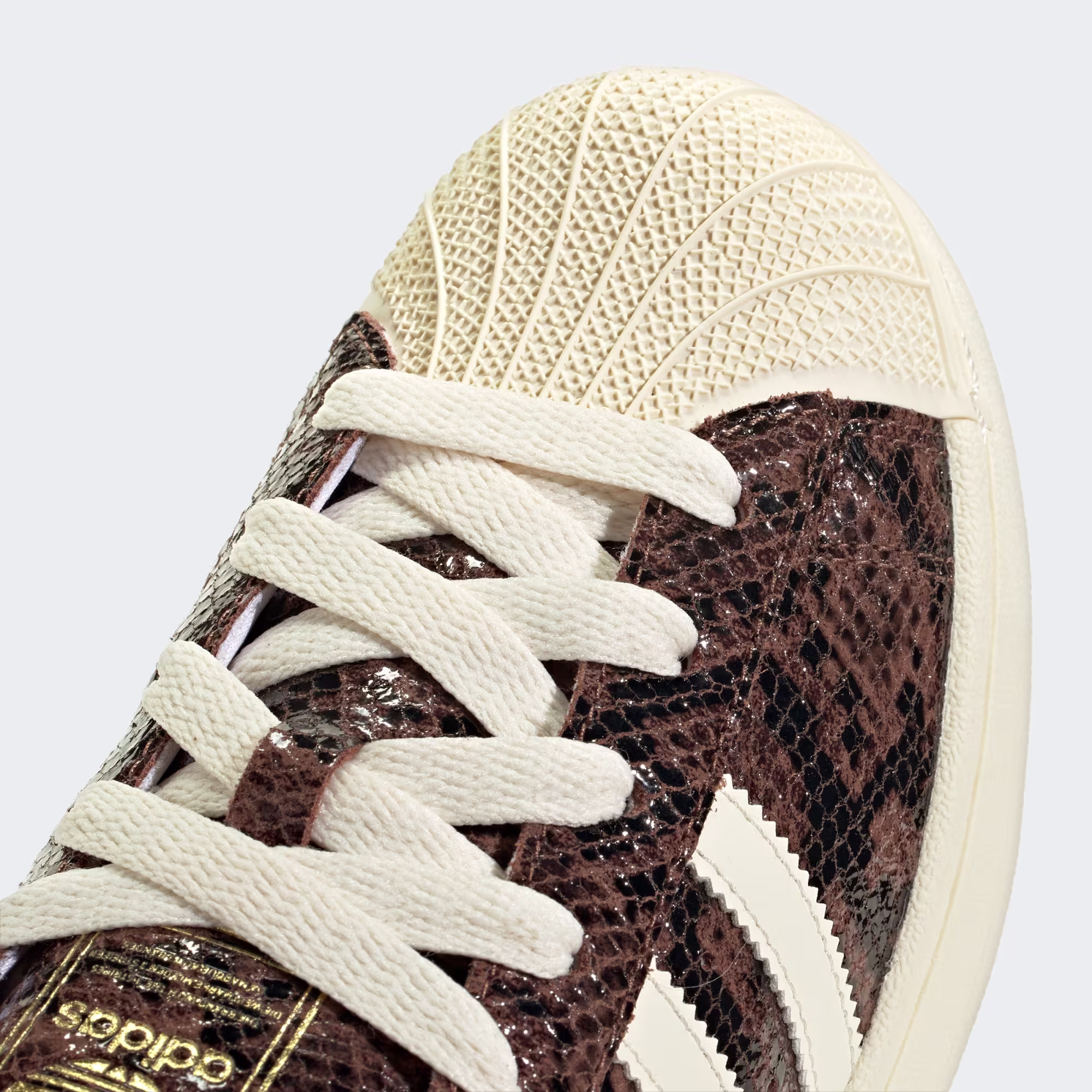 Adidas ქალის სპორტული ფეხსაცმელი