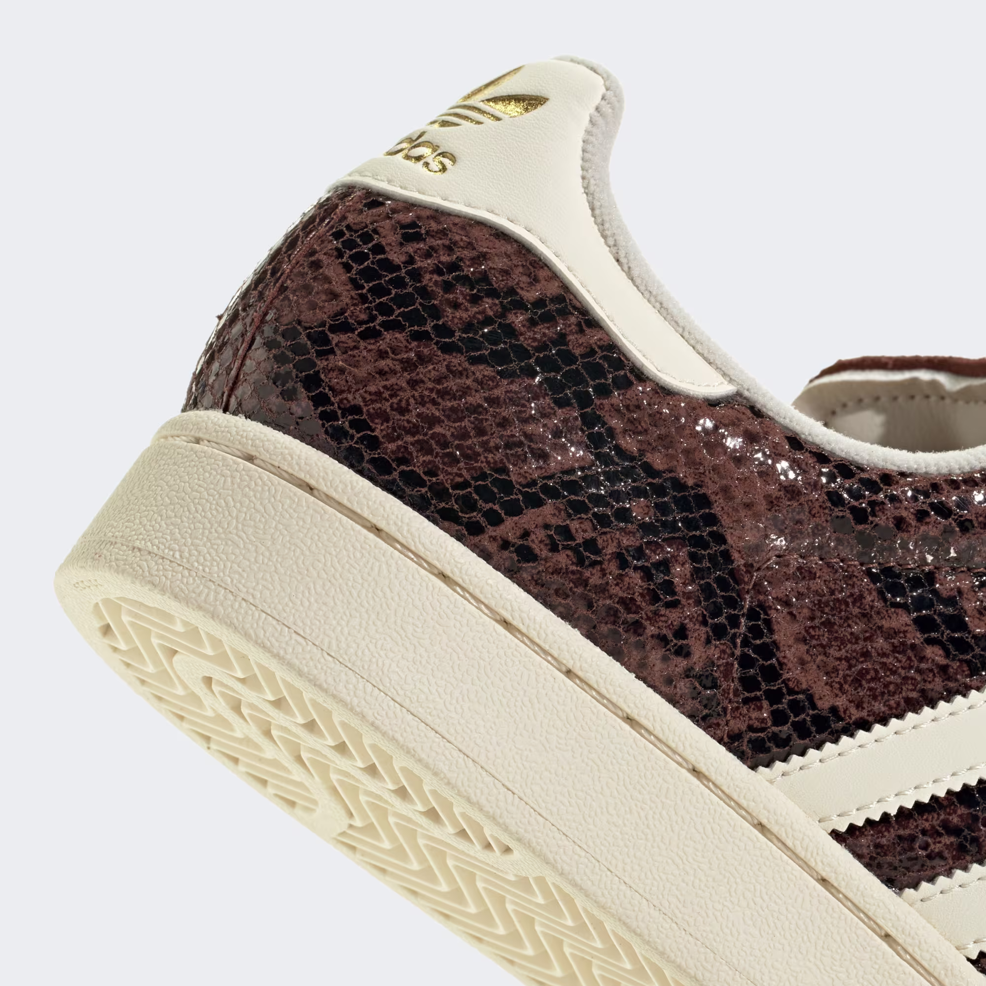 Adidas ქალის სპორტული ფეხსაცმელი