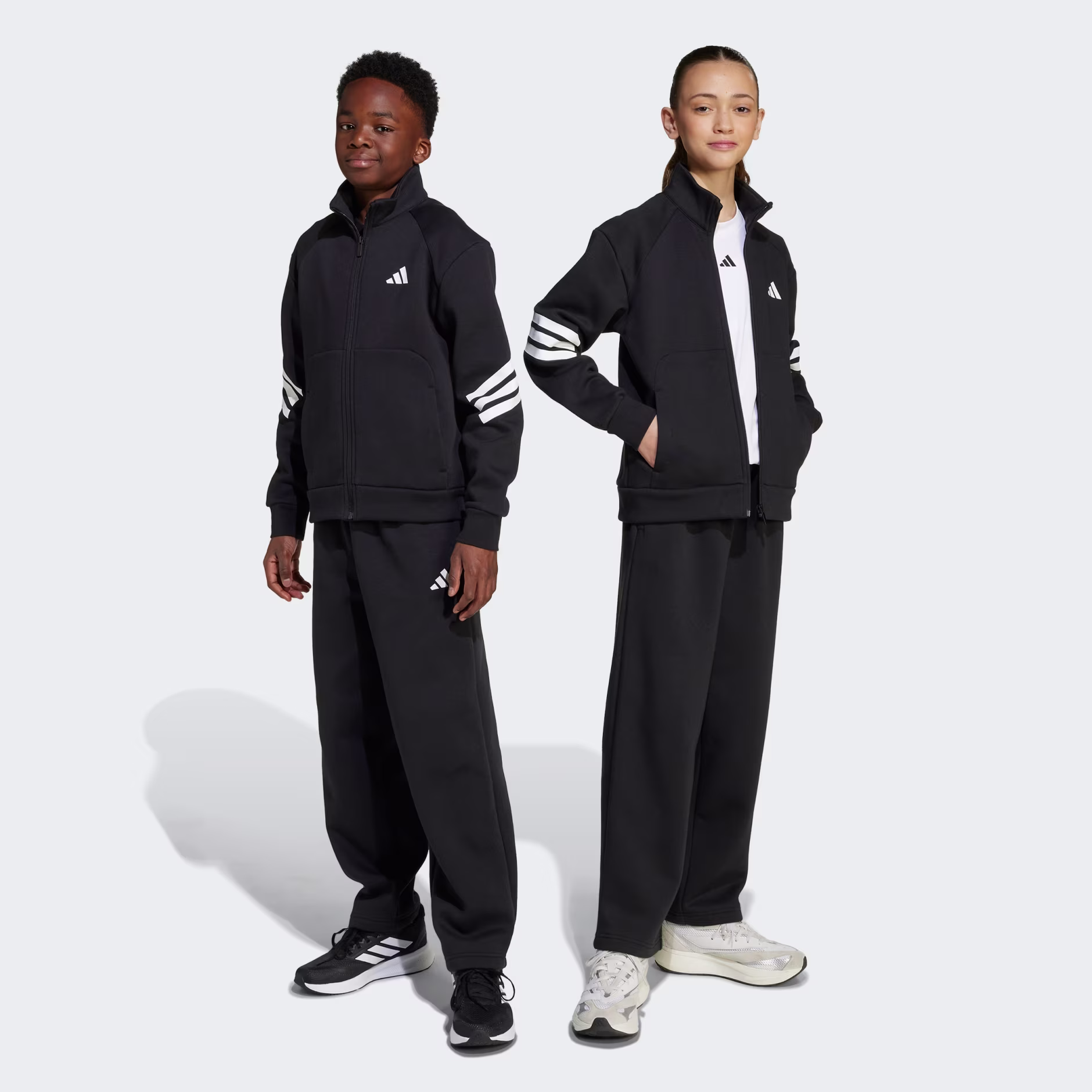 Adidas ბავშვის სპორტული კომპლექტი