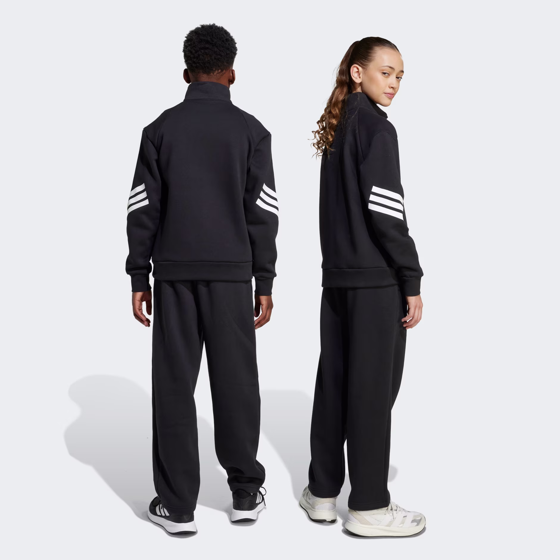 Adidas ბავშვის სპორტული კომპლექტი