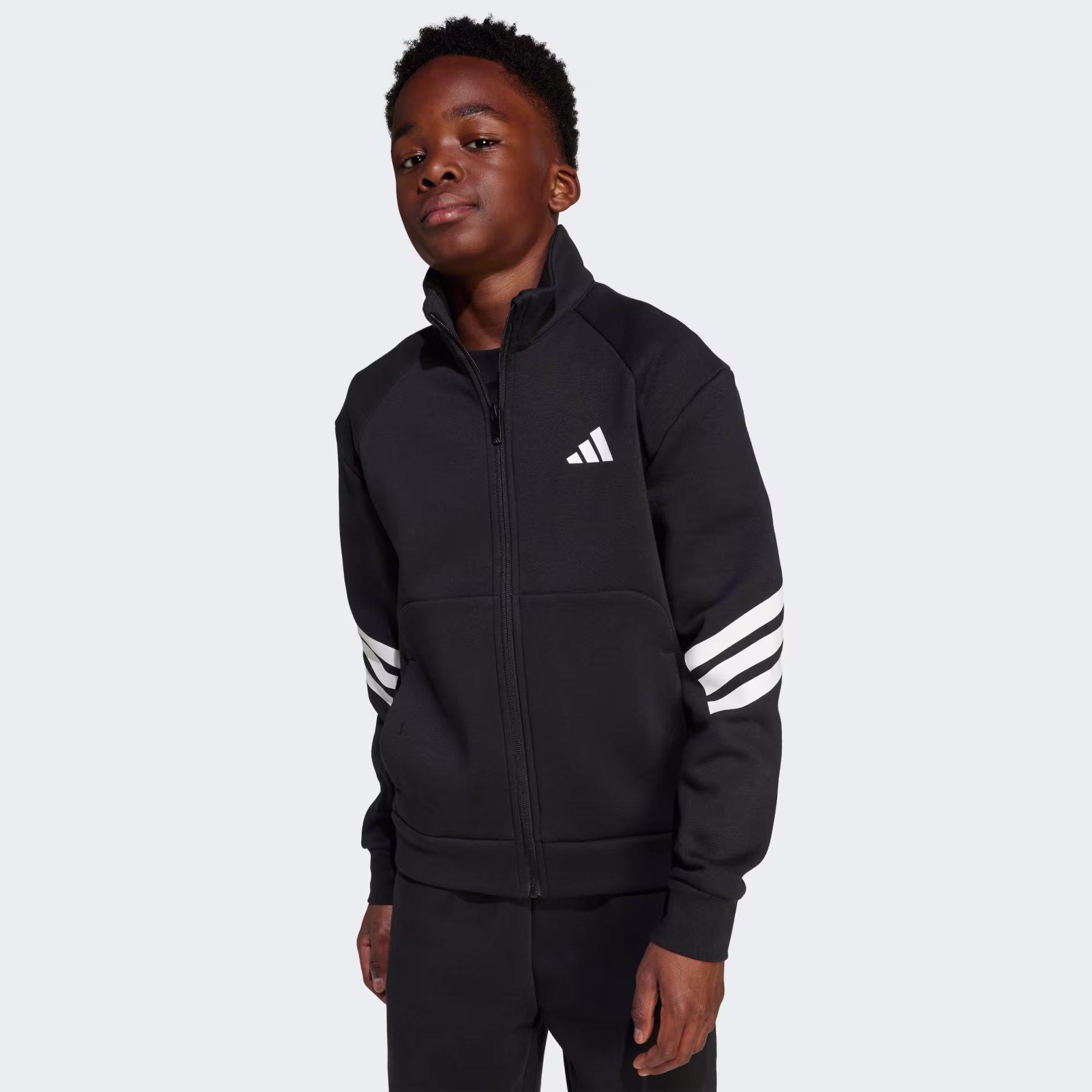 Adidas ბავშვის სპორტული კომპლექტი