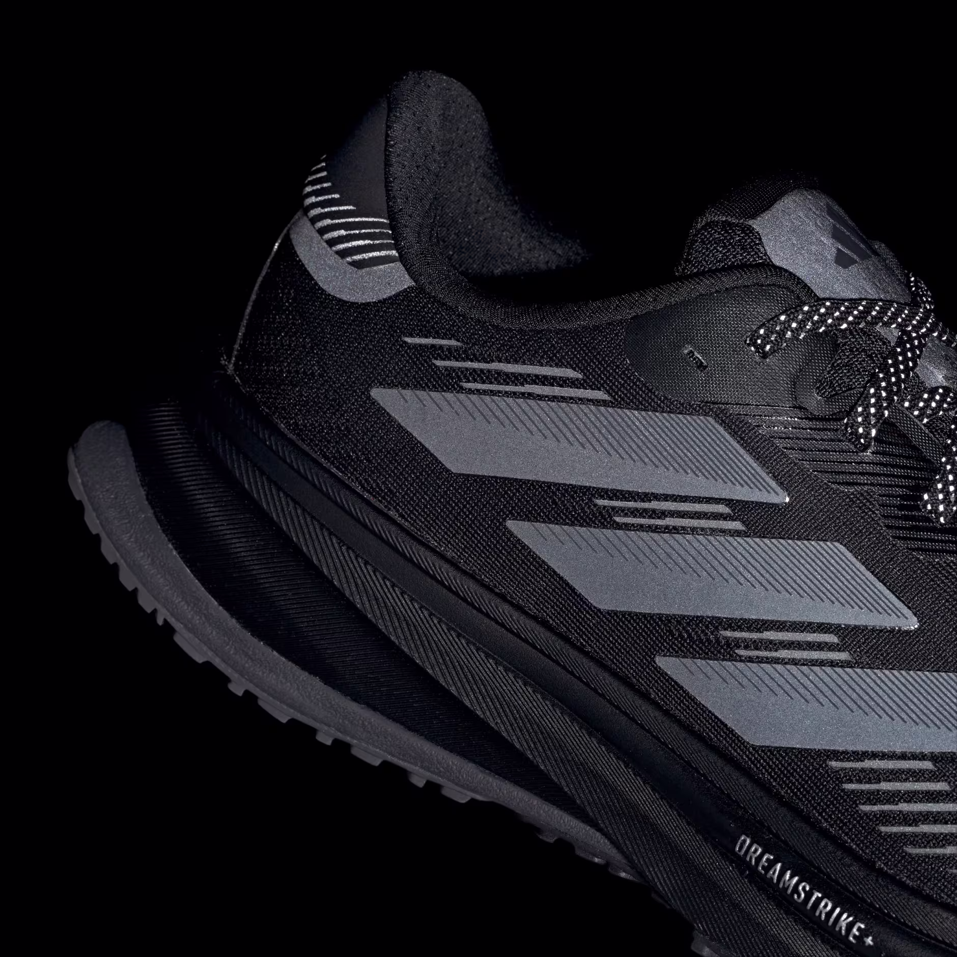 Adidas ქალის სპორტული ფეხსაცმელი