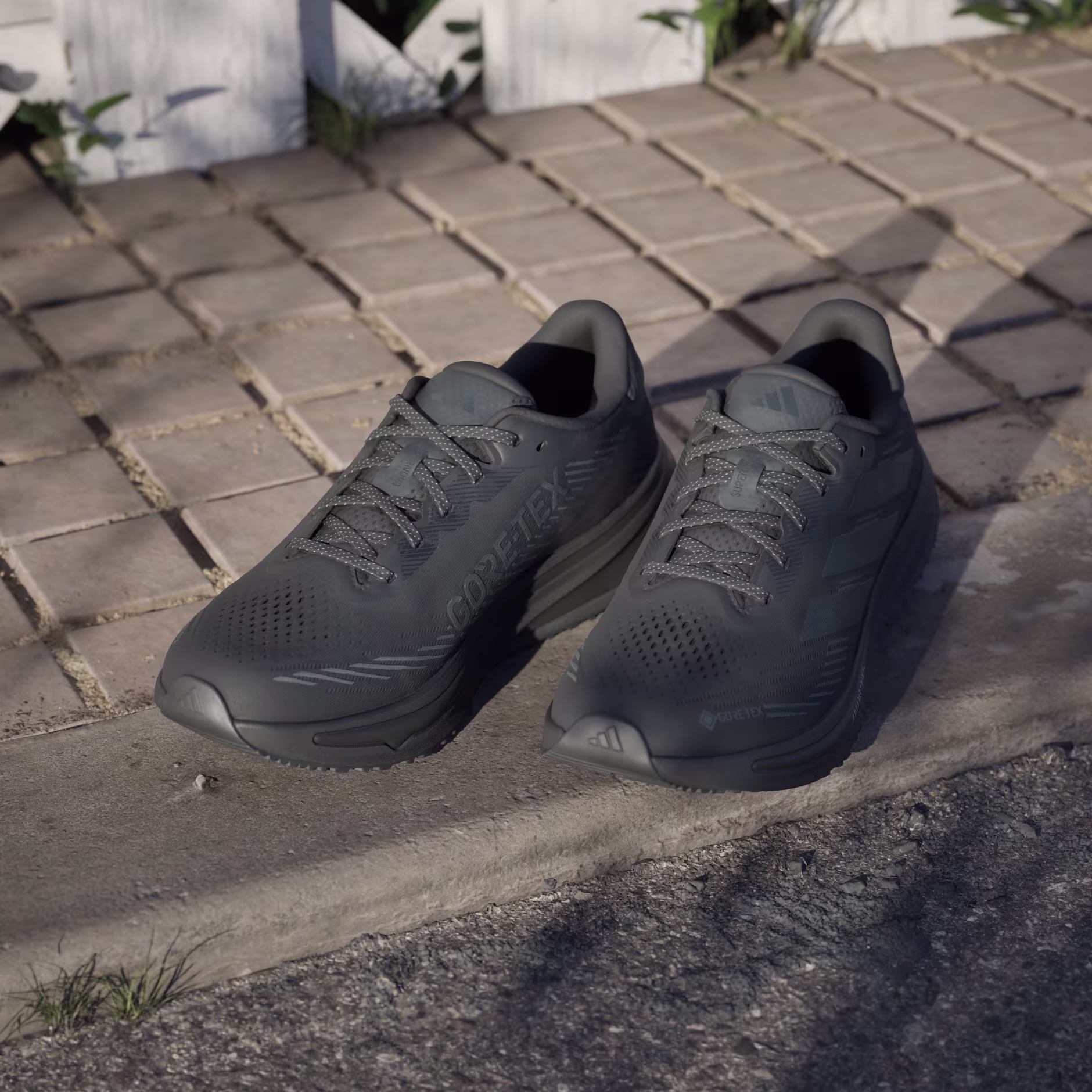 Adidas მამაკაცის სპორტული ფეხსაცმელი