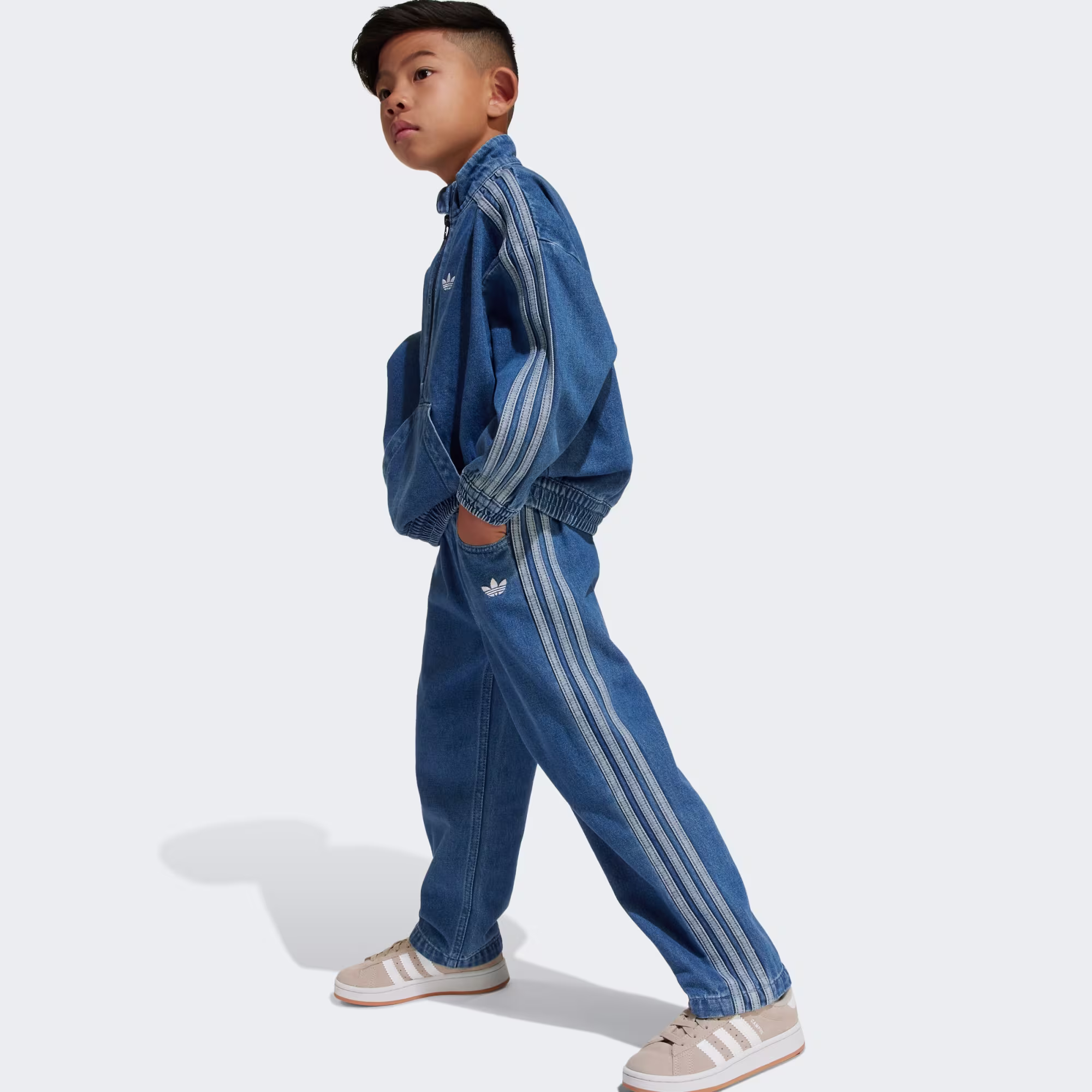 Adidas ბავშვის სპორტული კომპლექტი