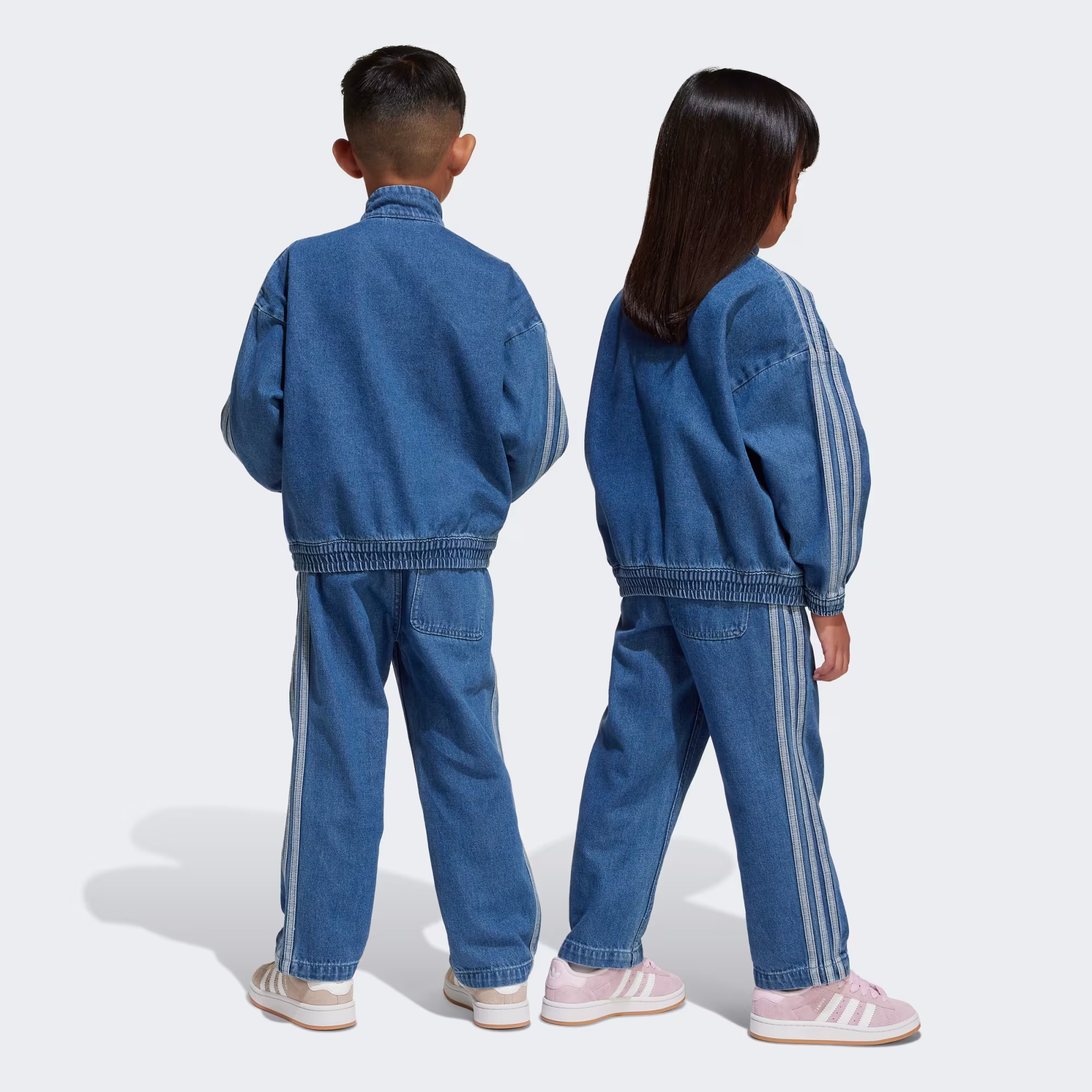 Adidas ბავშვის სპორტული კომპლექტი