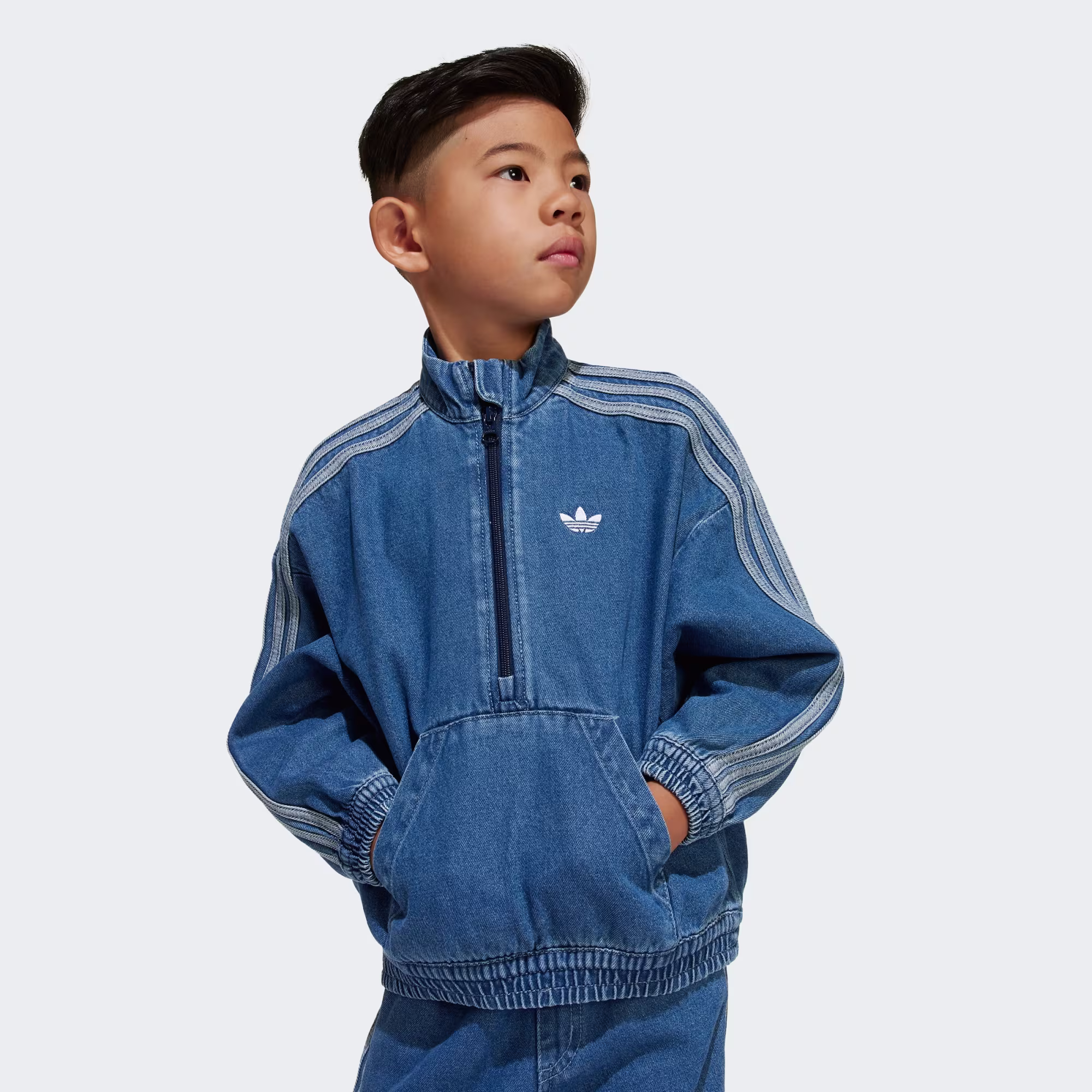 Adidas ბავშვის სპორტული კომპლექტი