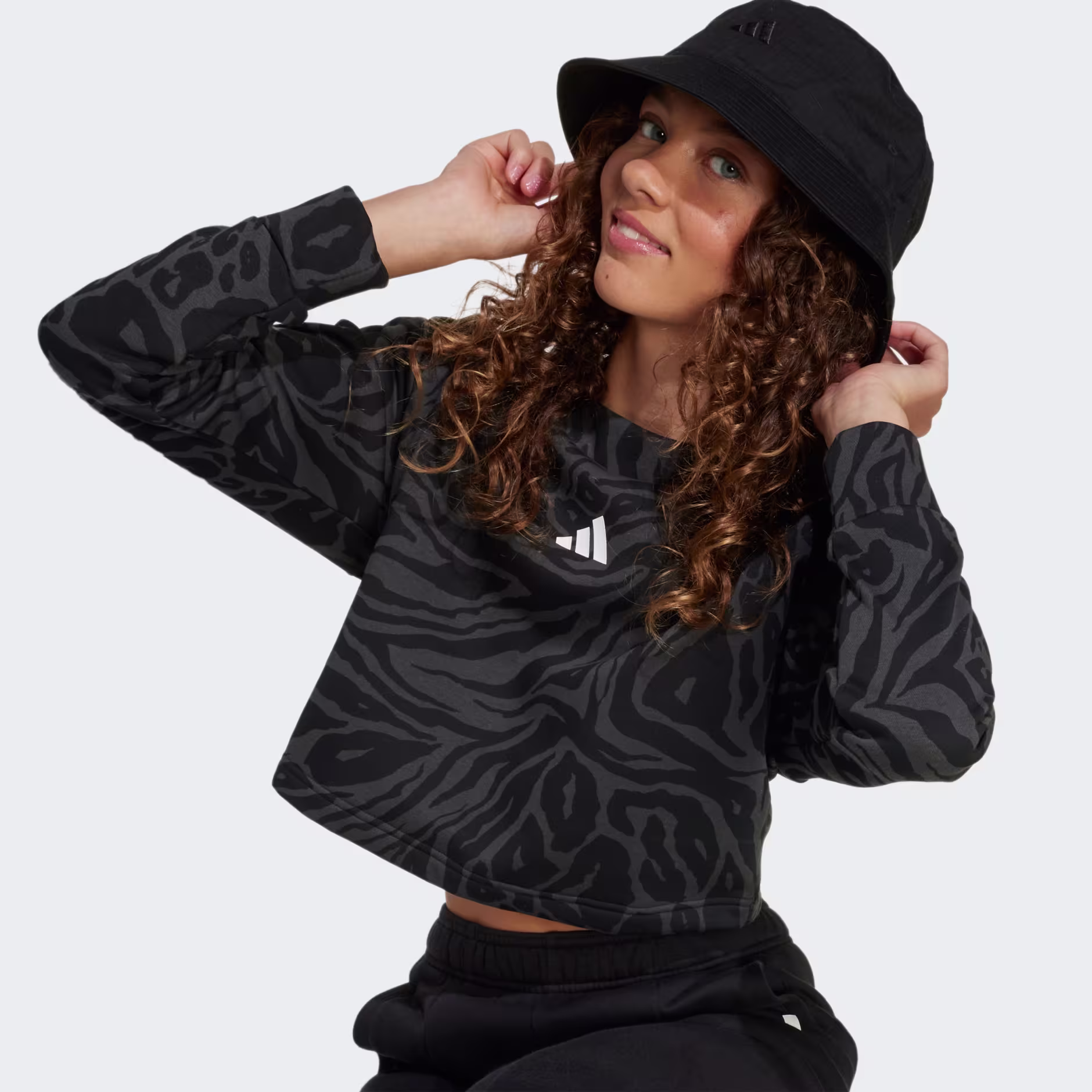 Adidas ბავშვის ჯემპრი