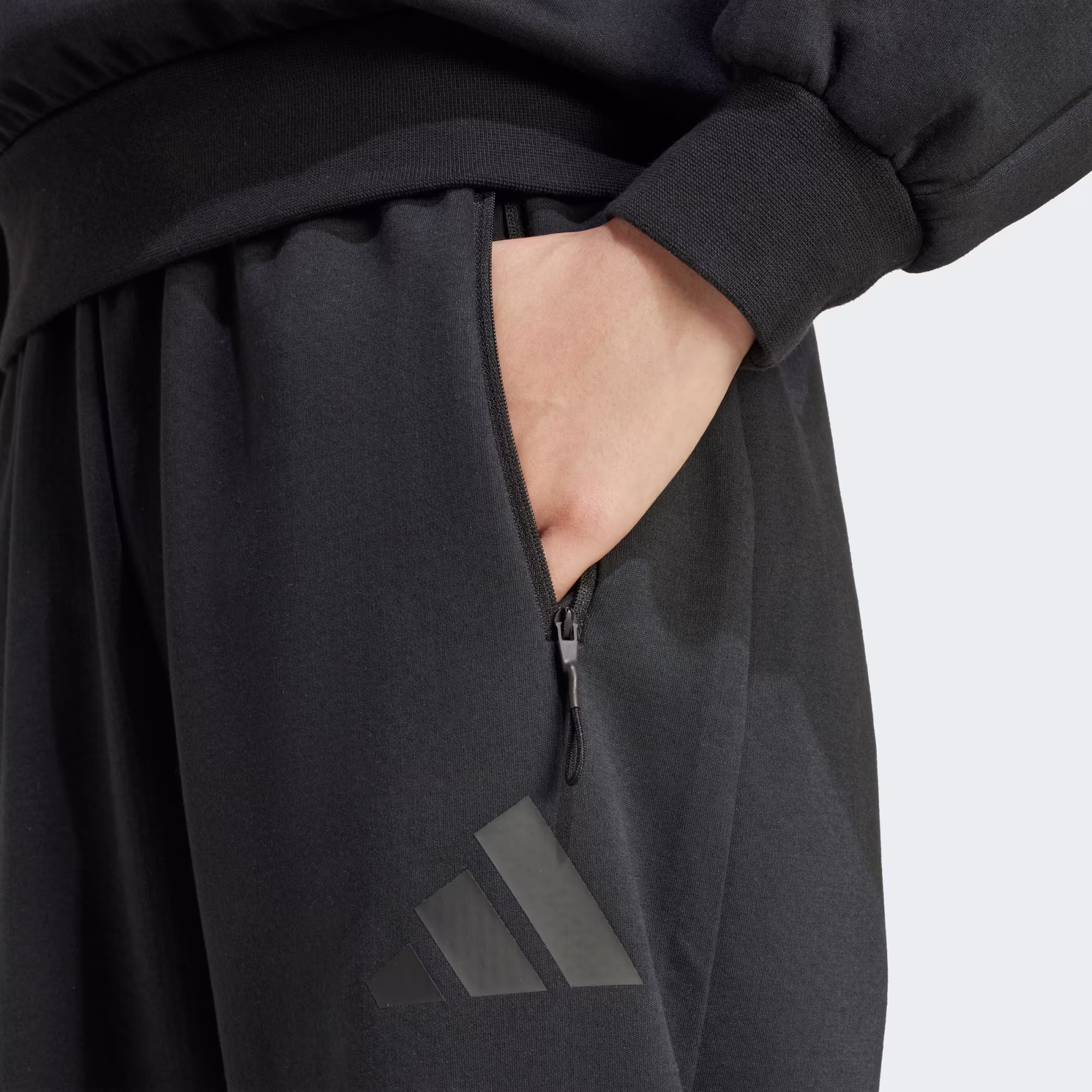 Adidas ქალის შარვალი W Z.N.E. BAR PT