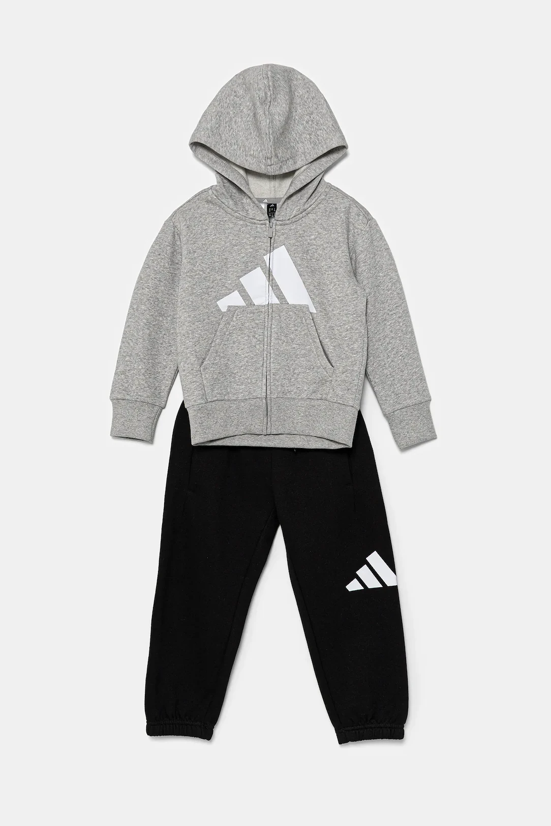 Adidas ბავშვის სპორტული კომპლექტი