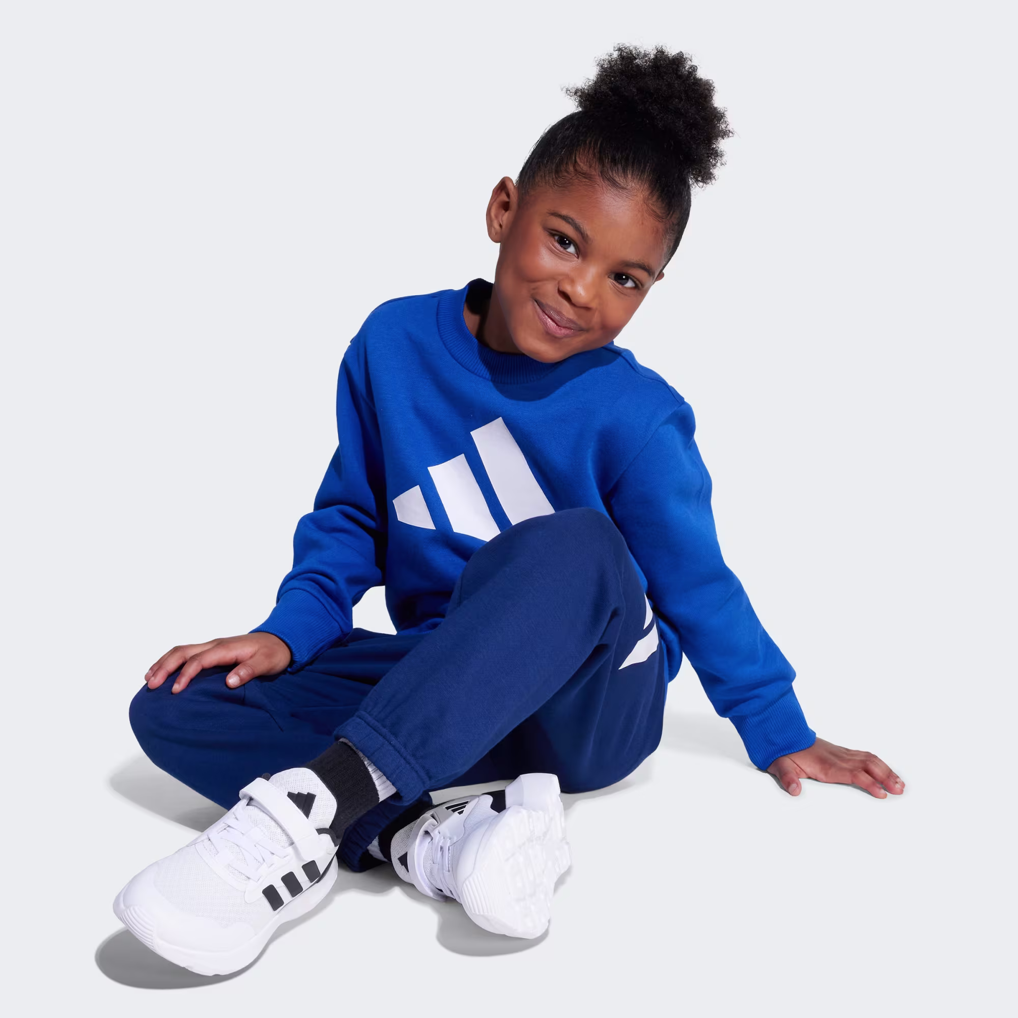 Adidas ბავშვის სპორტული კომპლექტი