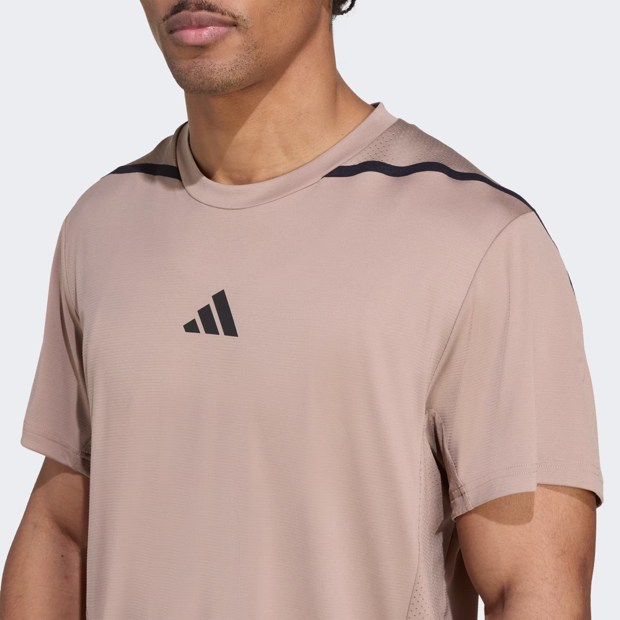 Adidas მამაკაცის მაისური