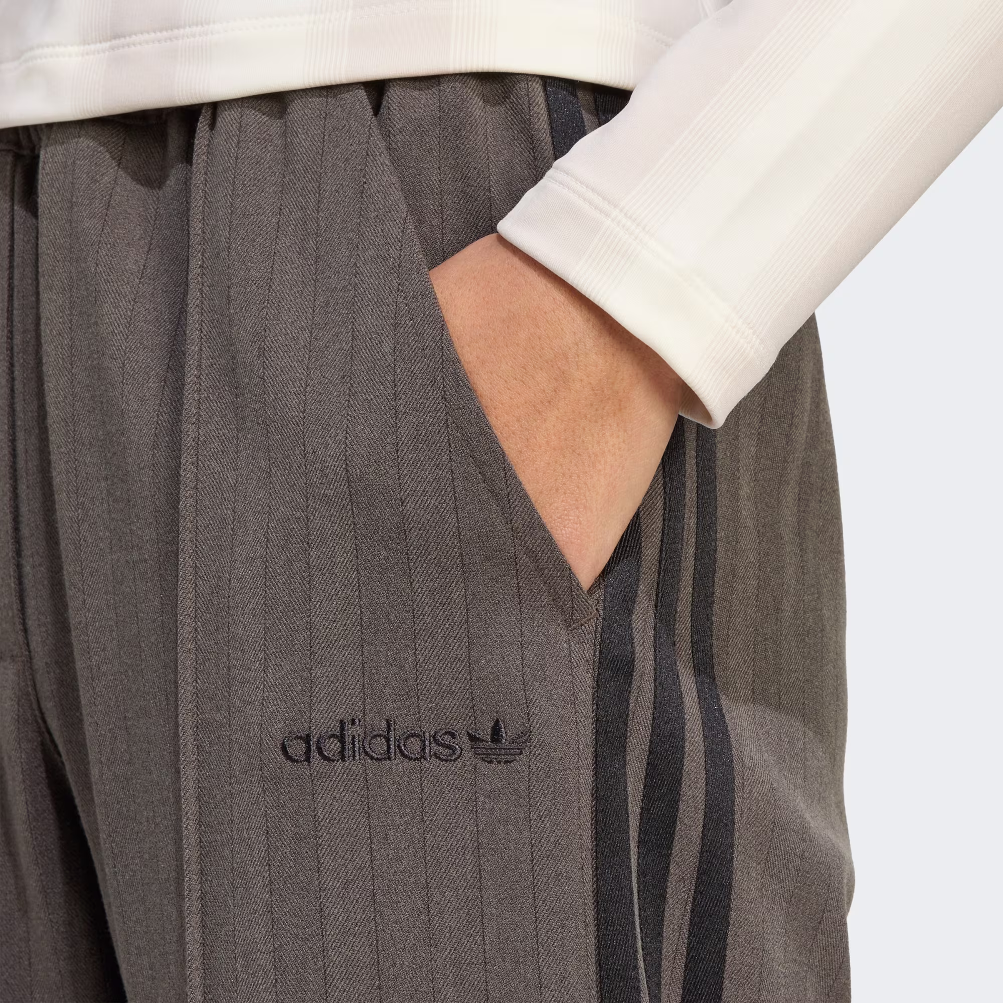 Adidas ქალის შარვალი