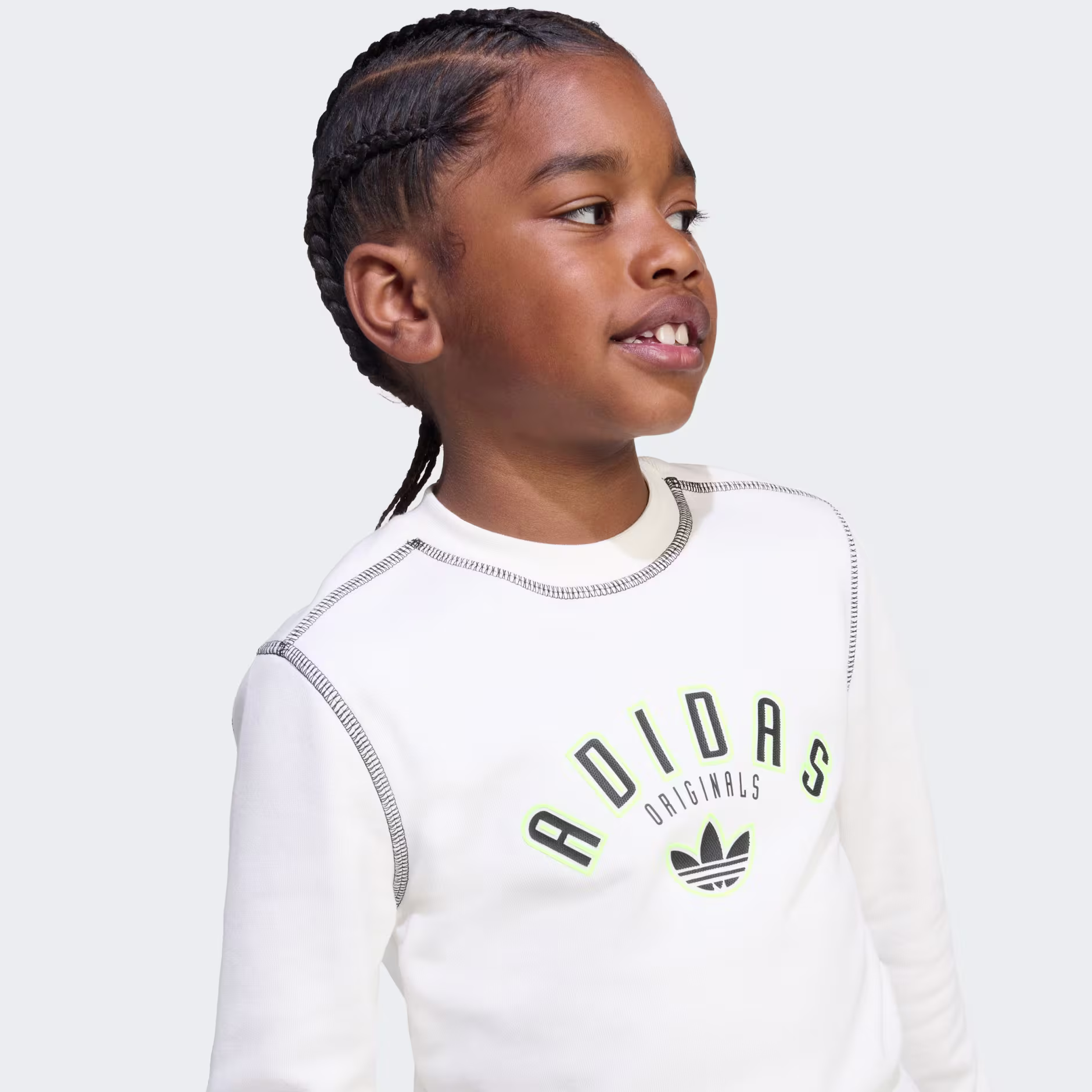 Adidas ბავშვის სპორტული კომპლექტი