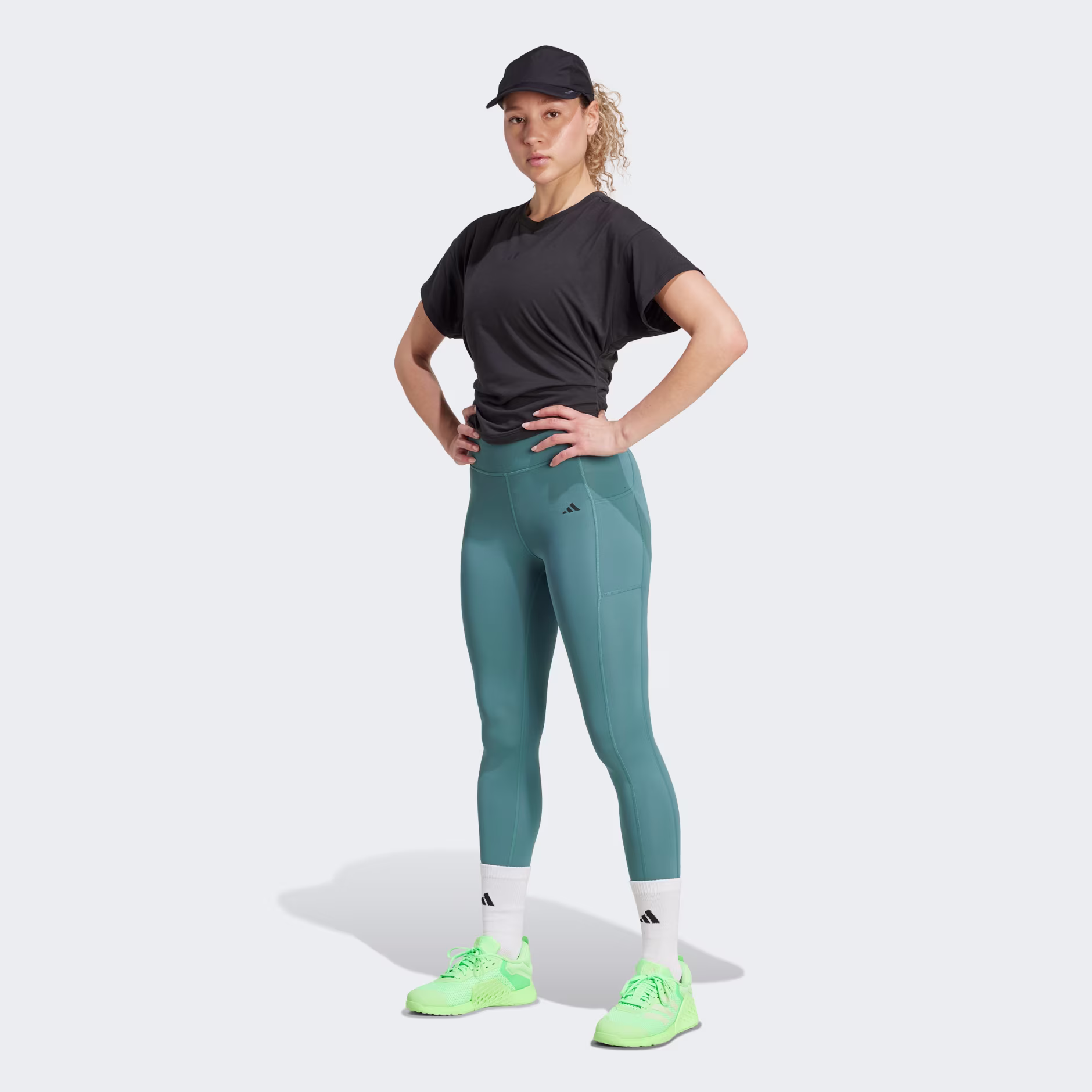 Adidas ქალის მაისური