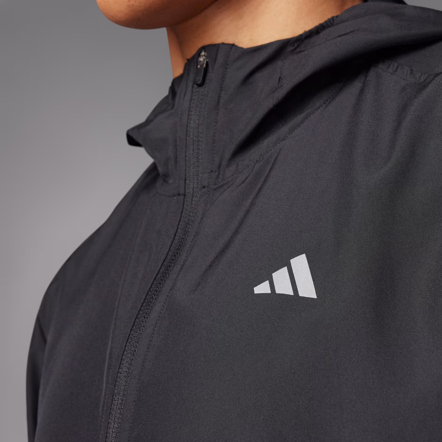 Adidas ქალის  ქურთუკი RUN IT JACKET