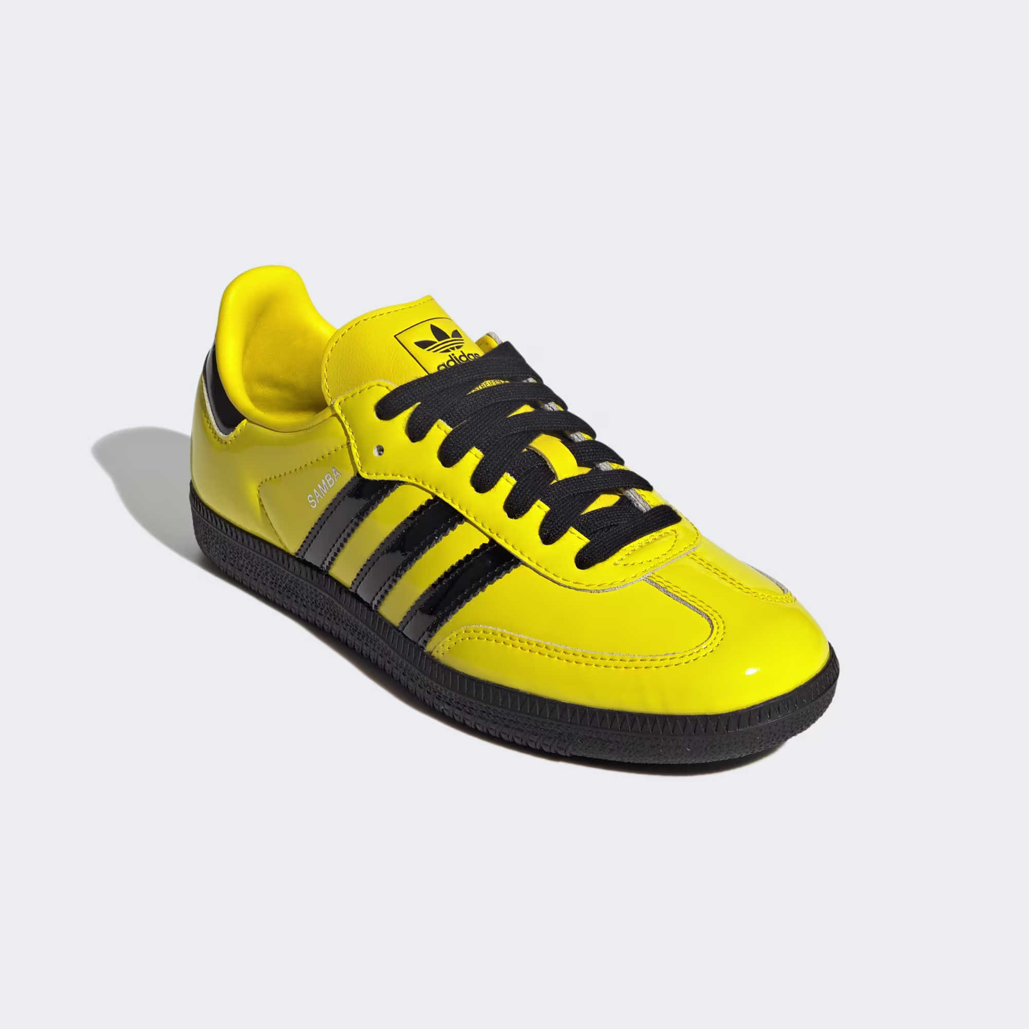 Adidas ქალის სპორტული ფეხსაცმელი