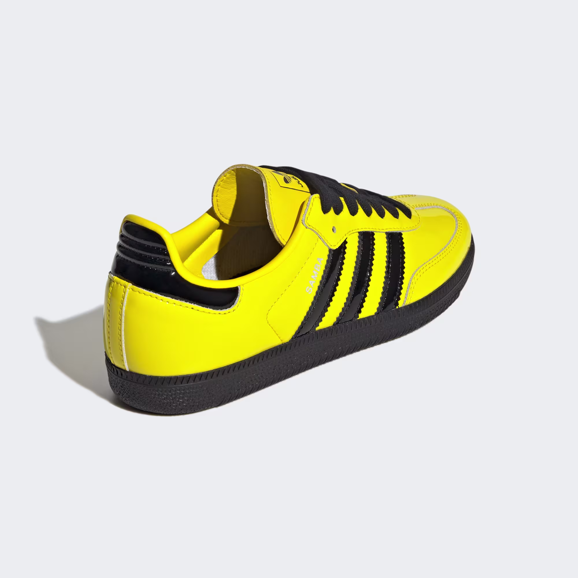 Adidas ქალის სპორტული ფეხსაცმელი