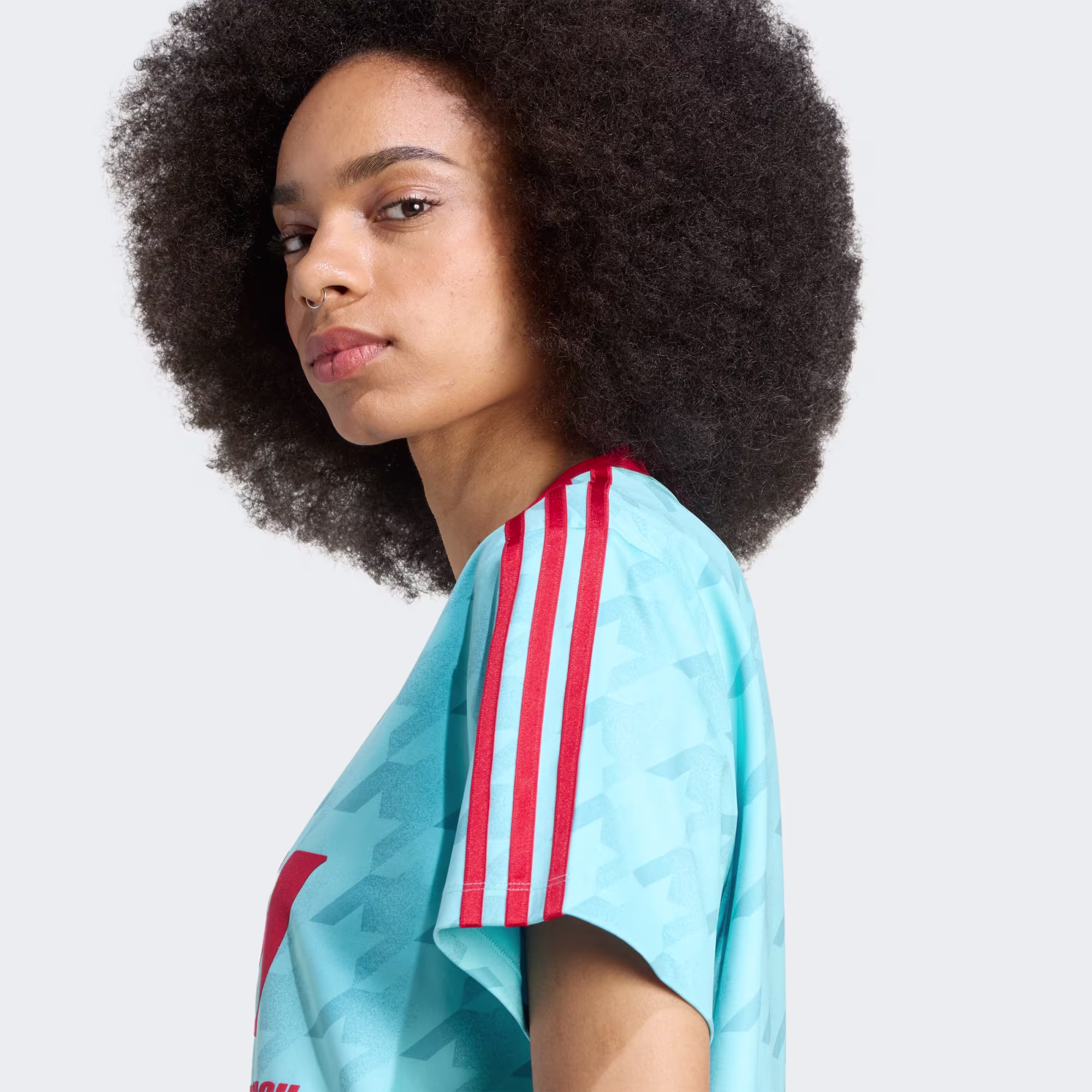 Adidas ქალის მაისური