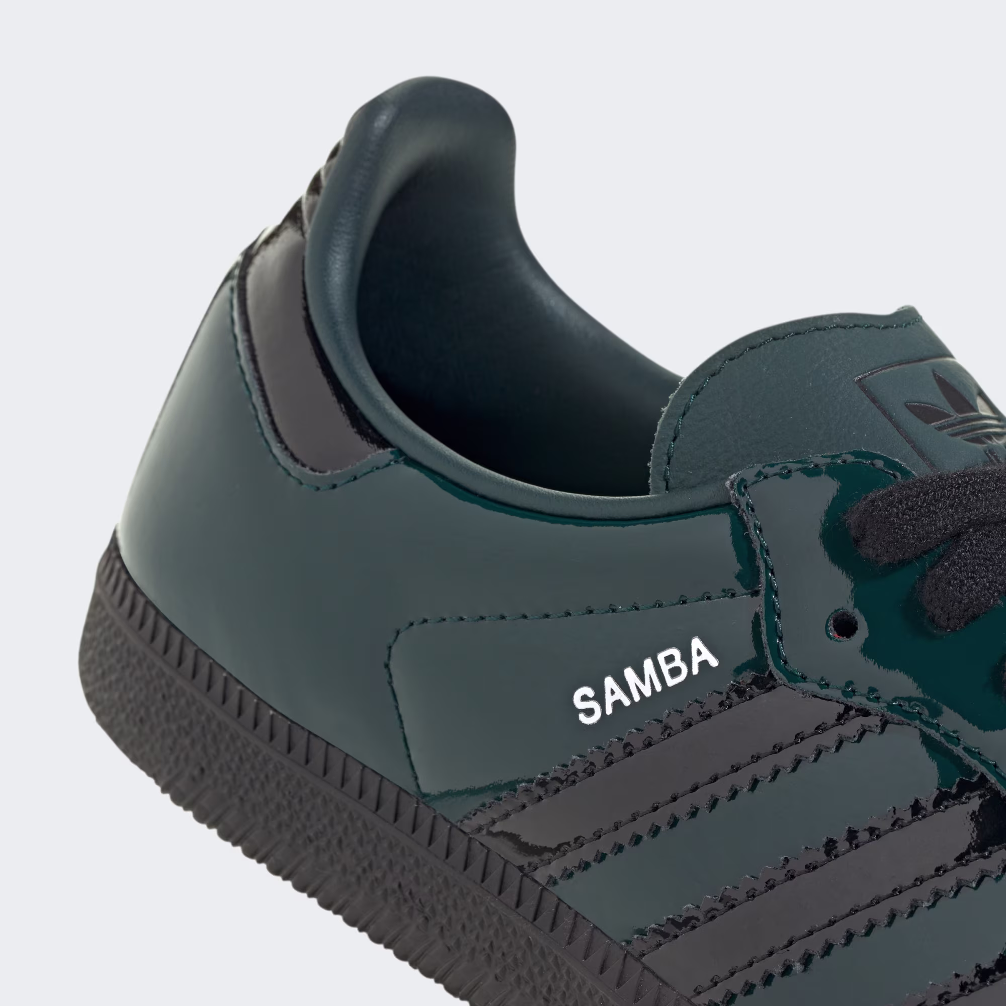 Adidas ქალის სპორტული ფეხსაცმელი