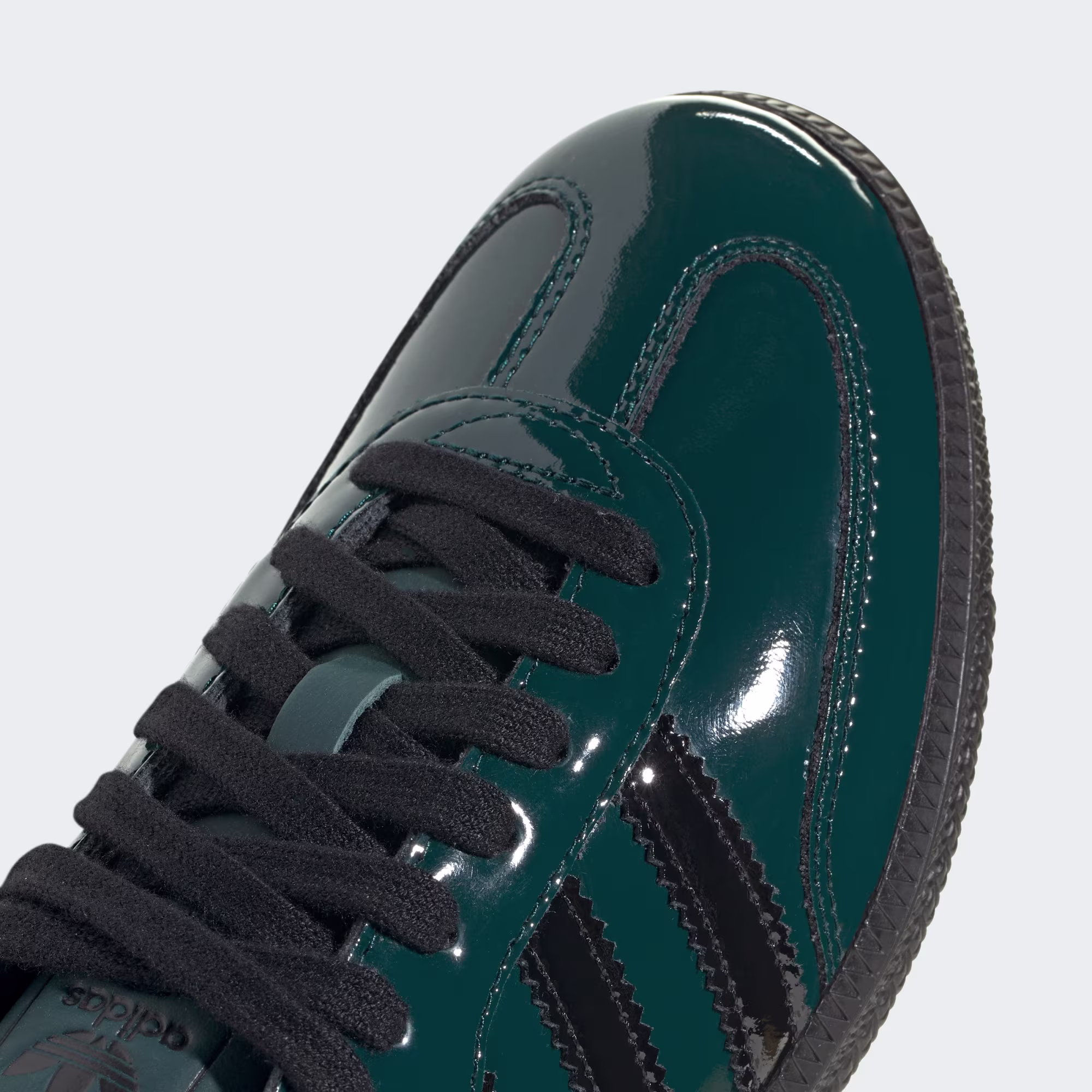 Adidas ქალის სპორტული ფეხსაცმელი